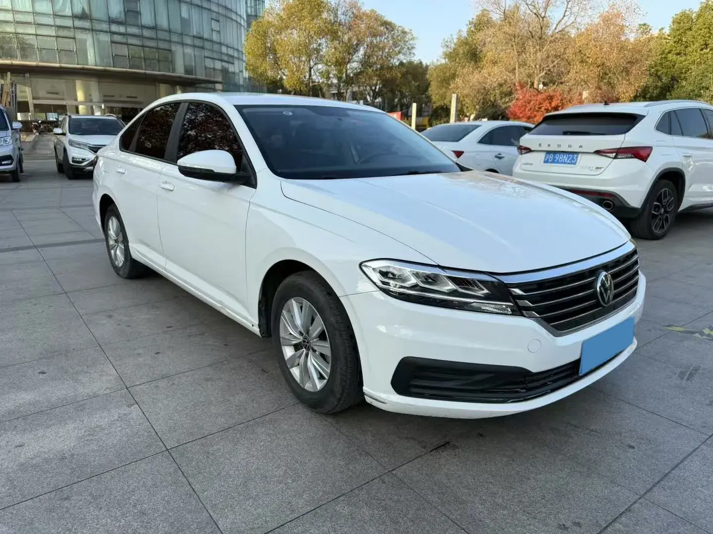 2022 VOLKSWAGEN LAVIDA thumbnail 2
