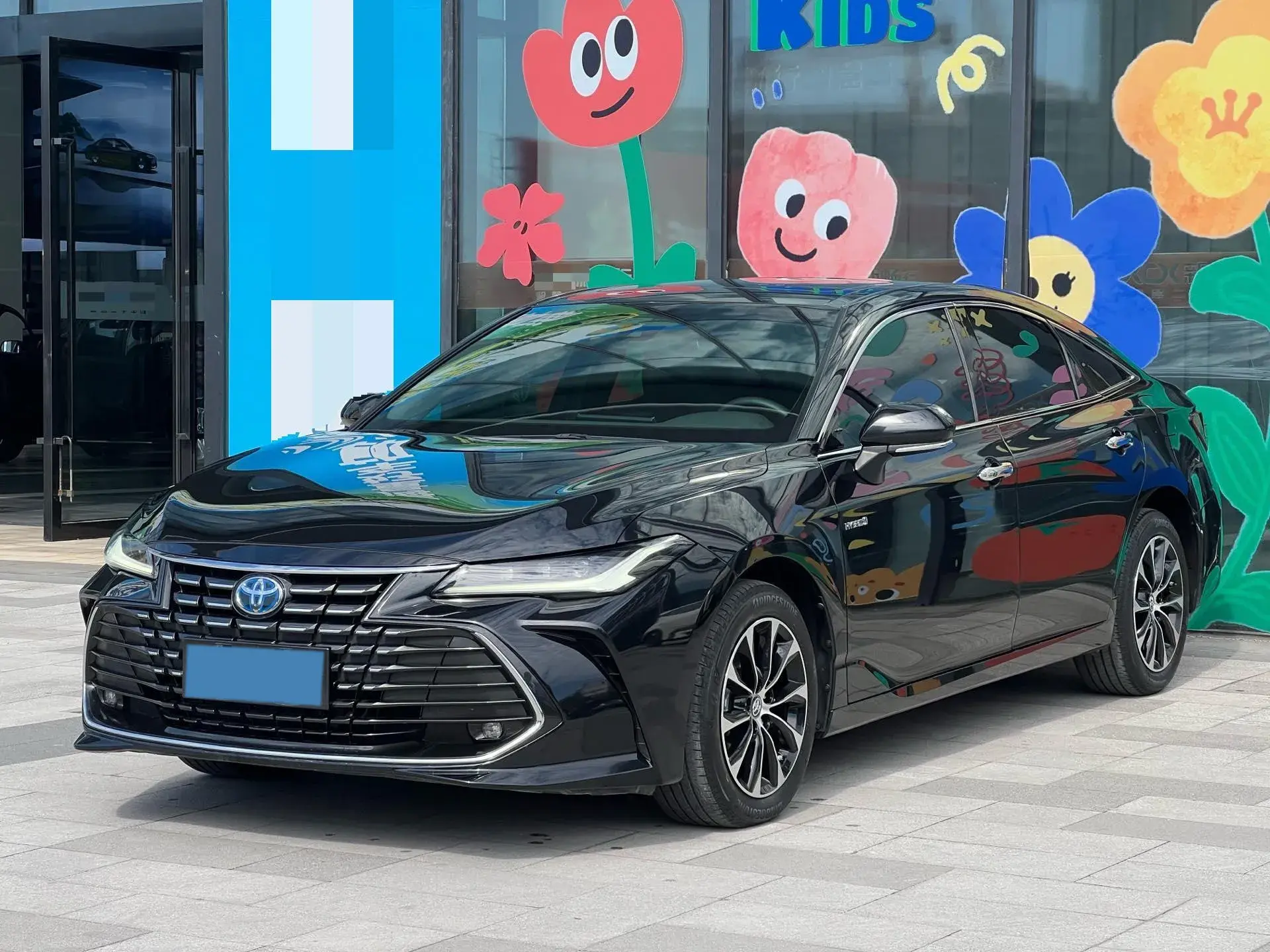 2022 TOYOTA AVALON view 1