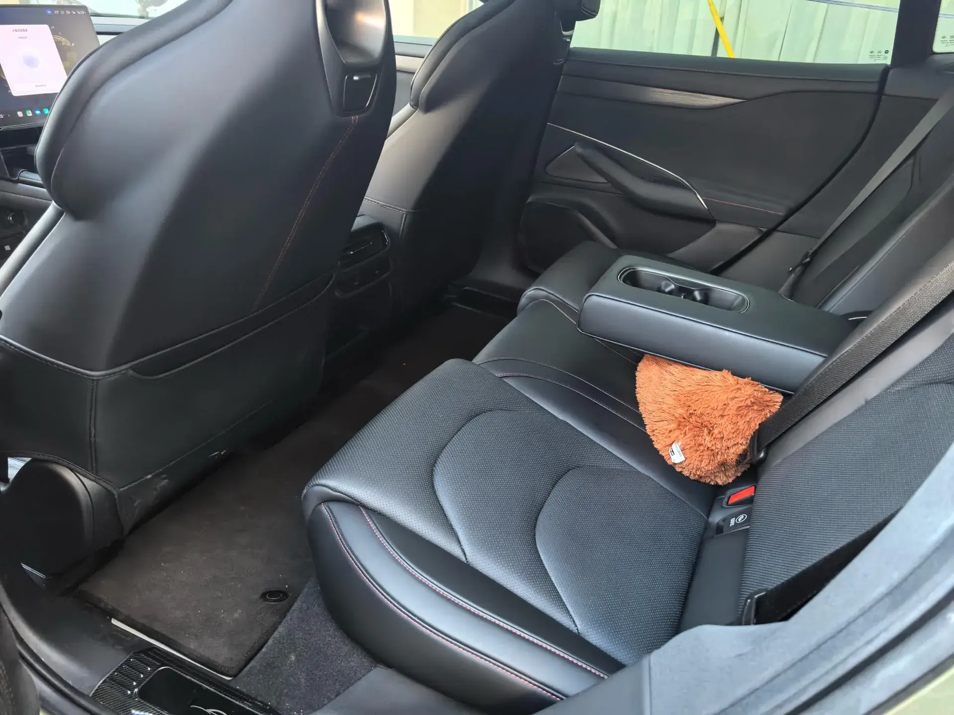 2024 MI SU7 thumbnail 4