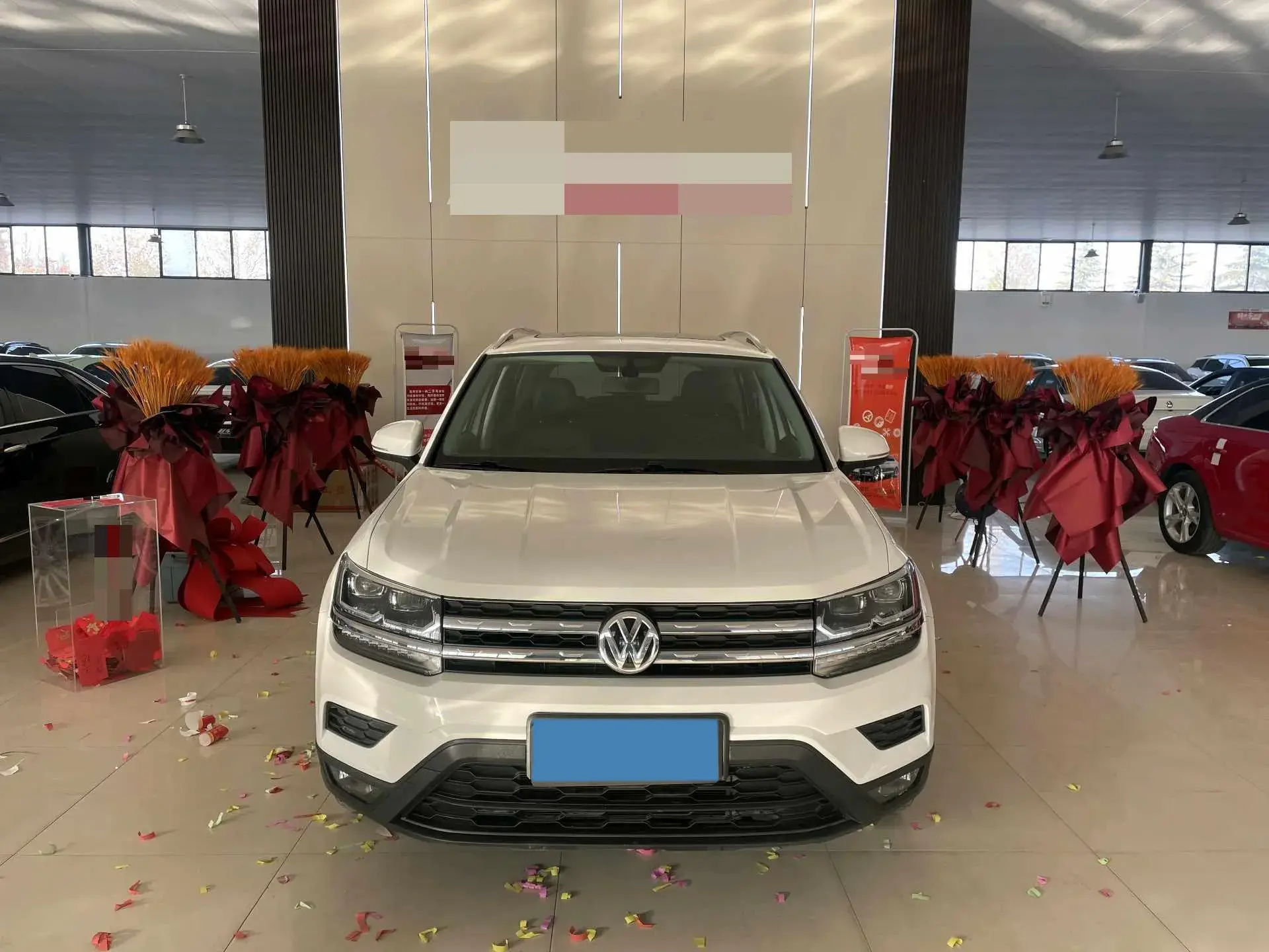 2021 VOLKSWAGEN THARU thumbnail 2