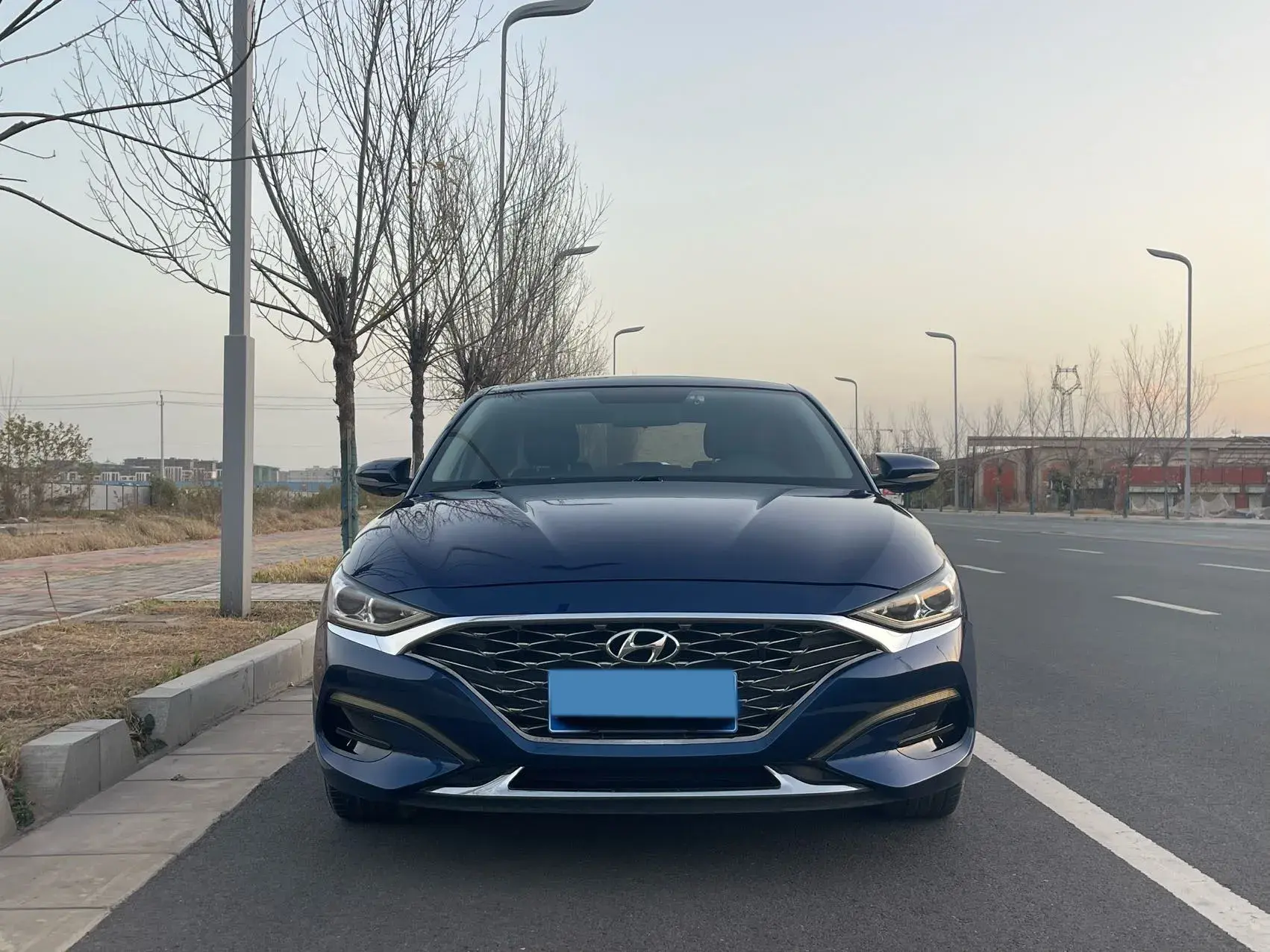 2019 HYUNDAI LA thumbnail 2