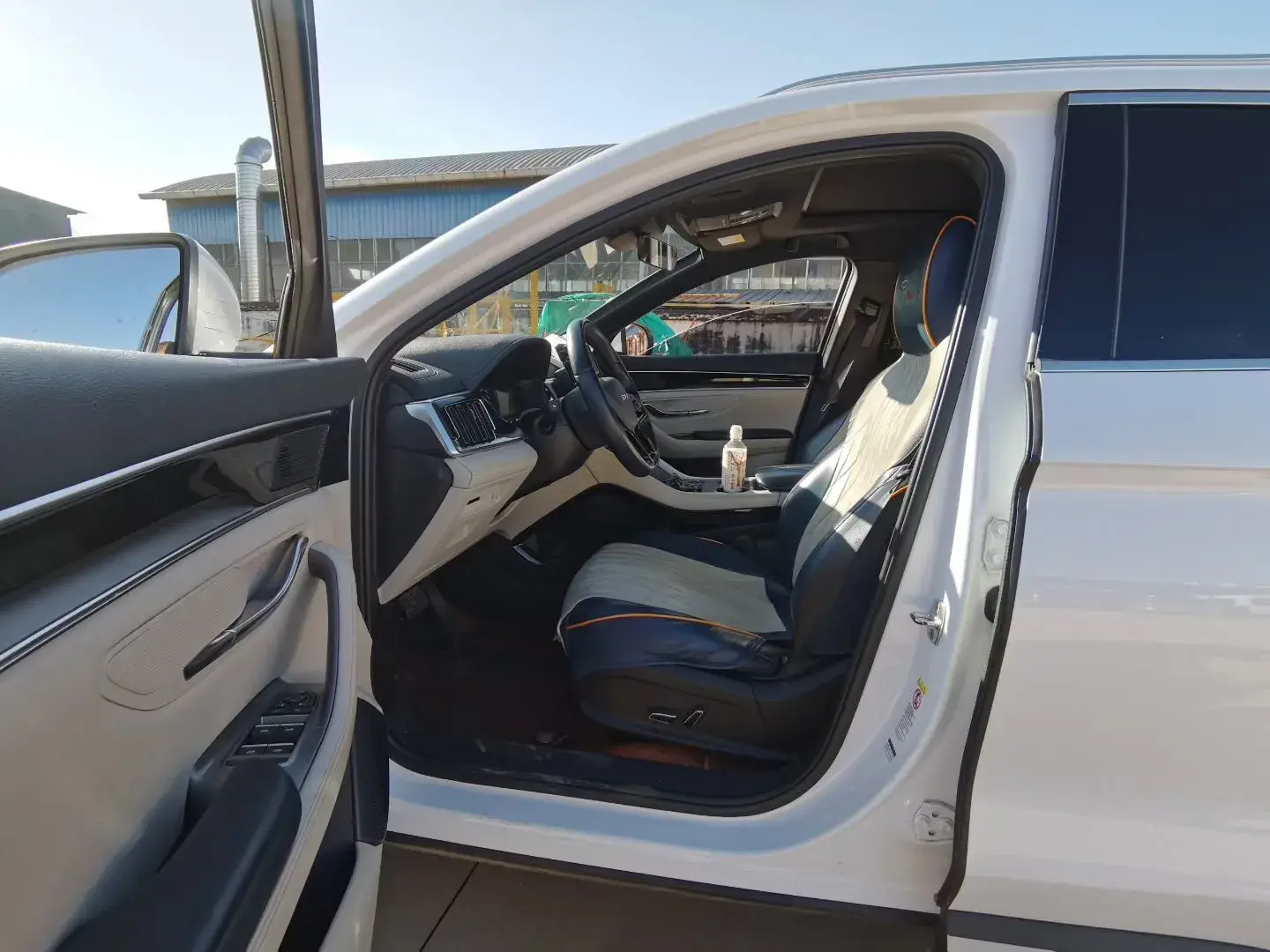 2024 BYD SONG thumbnail 4