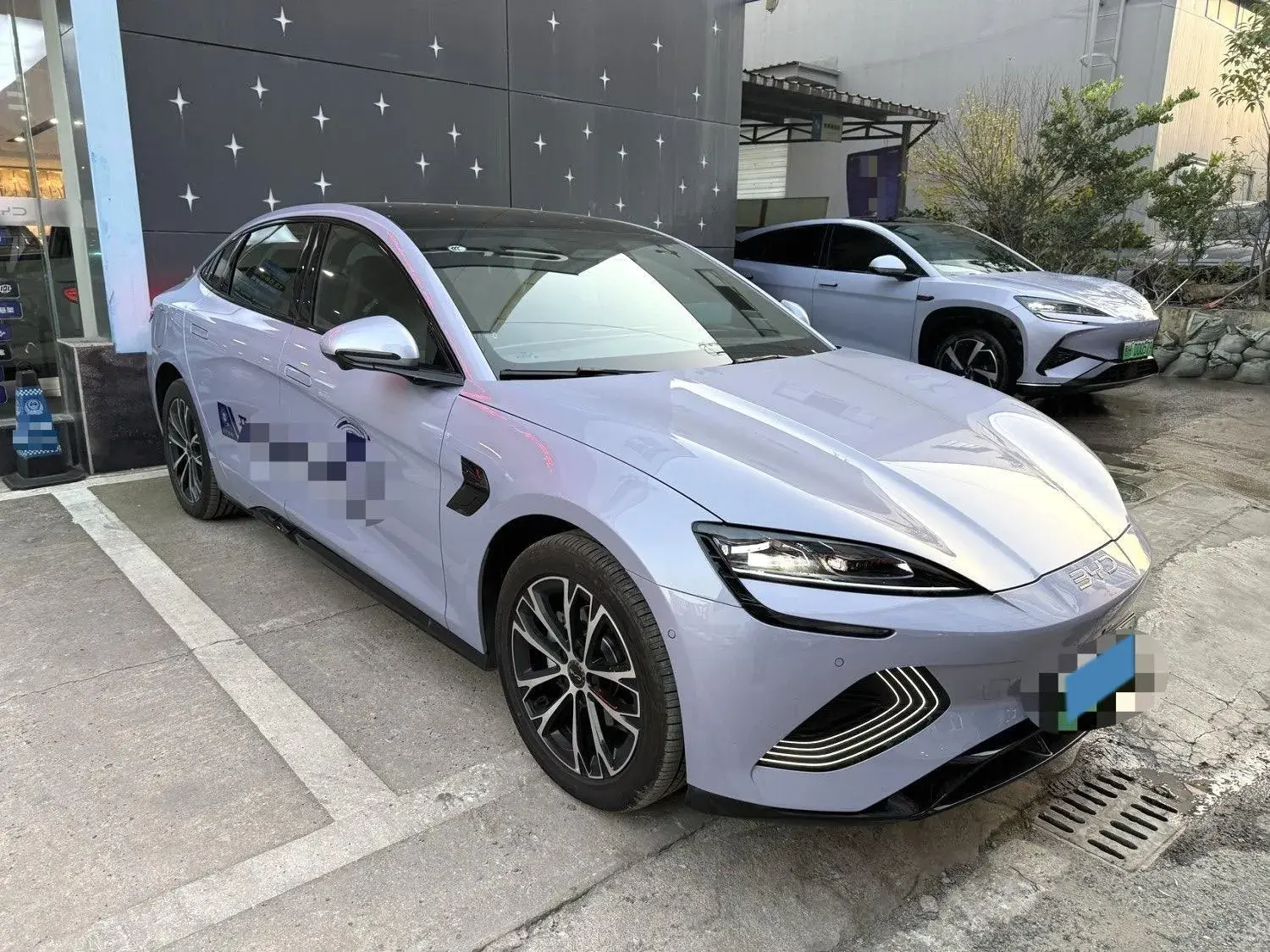 2025 BYD SEAL thumbnail 2