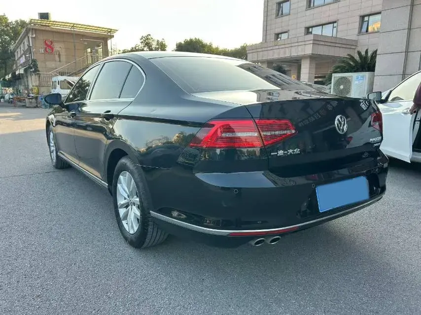 2018 VOLKSWAGEN MAGOTAN thumbnail 3