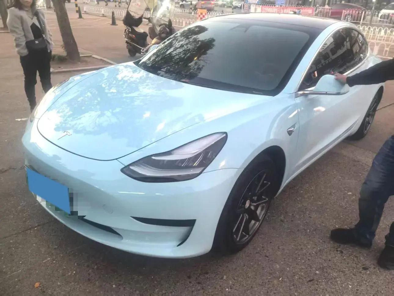 2020 TESLA MODEL view 1