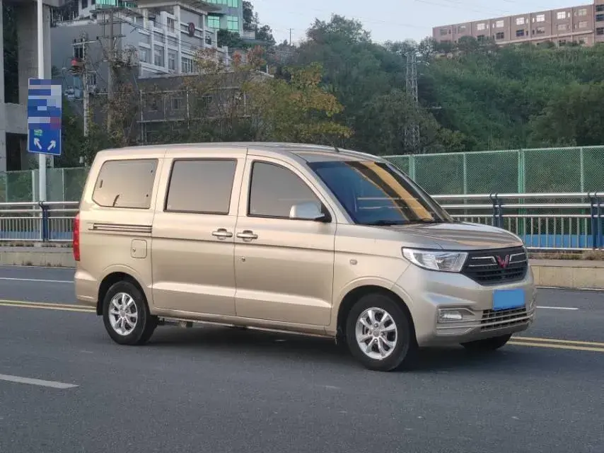 2019 WULING HONGGUANG thumbnail 3