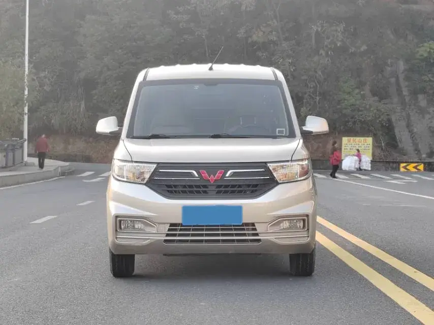 2019 WULING HONGGUANG thumbnail 2