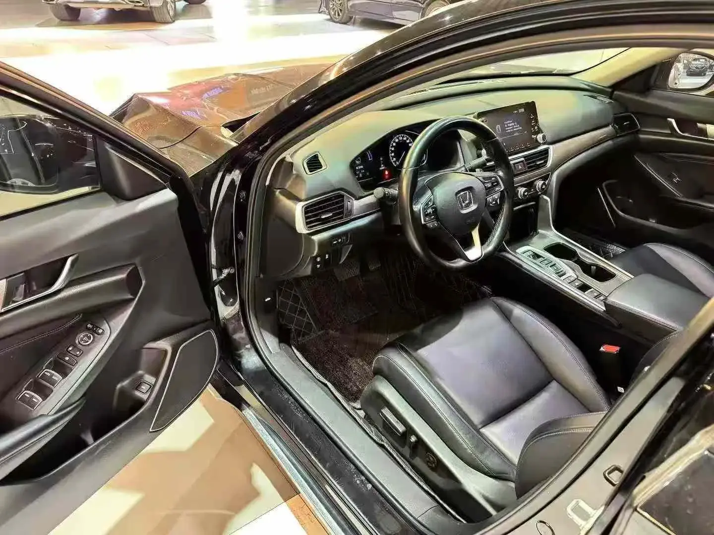 2018 HONDA ACCORD thumbnail 3