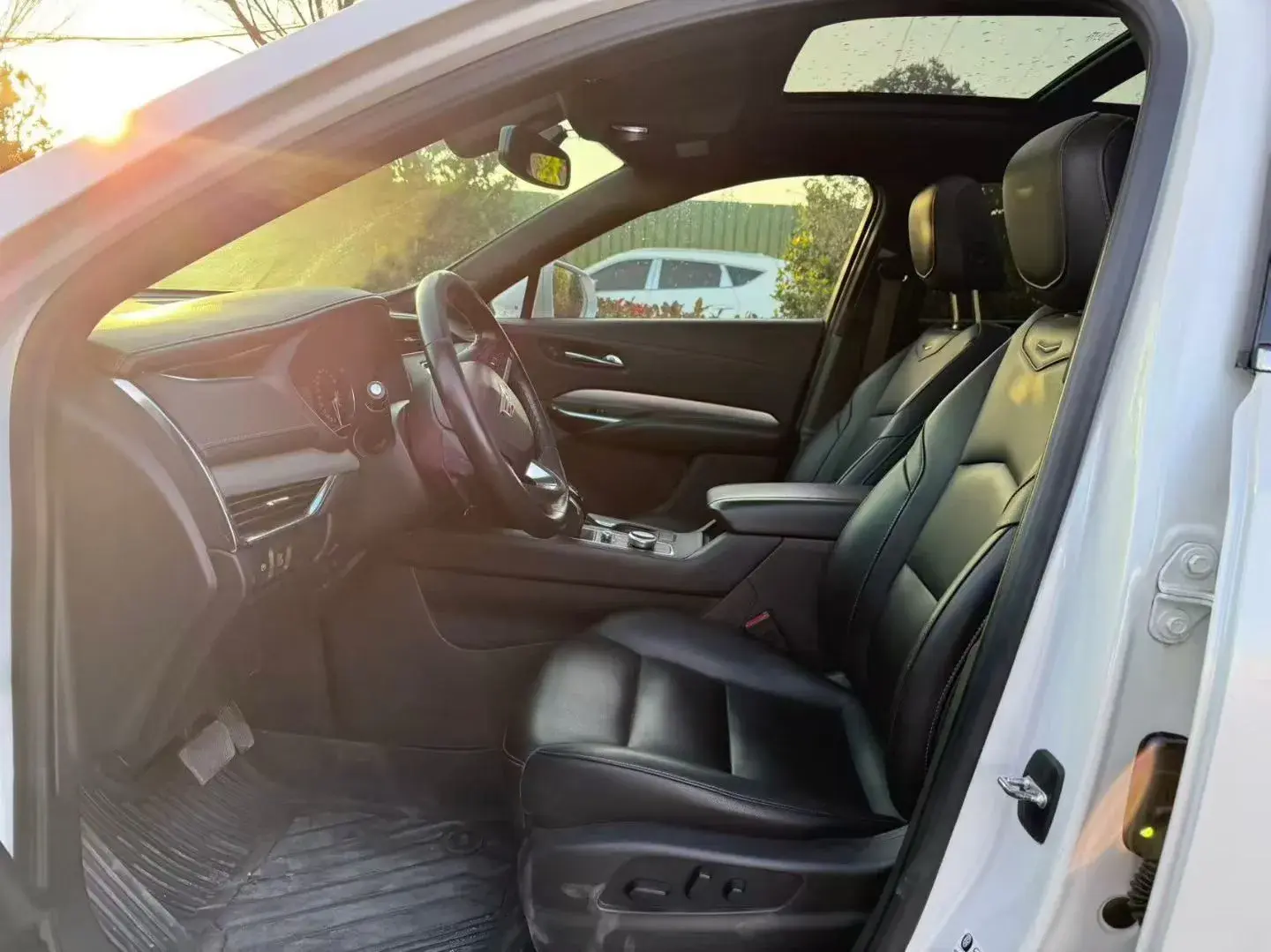 2020 CADILLAC XT4 thumbnail 4