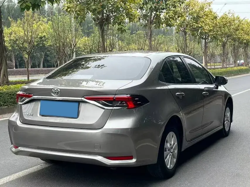 2021 TOYOTA COROLLA thumbnail 4