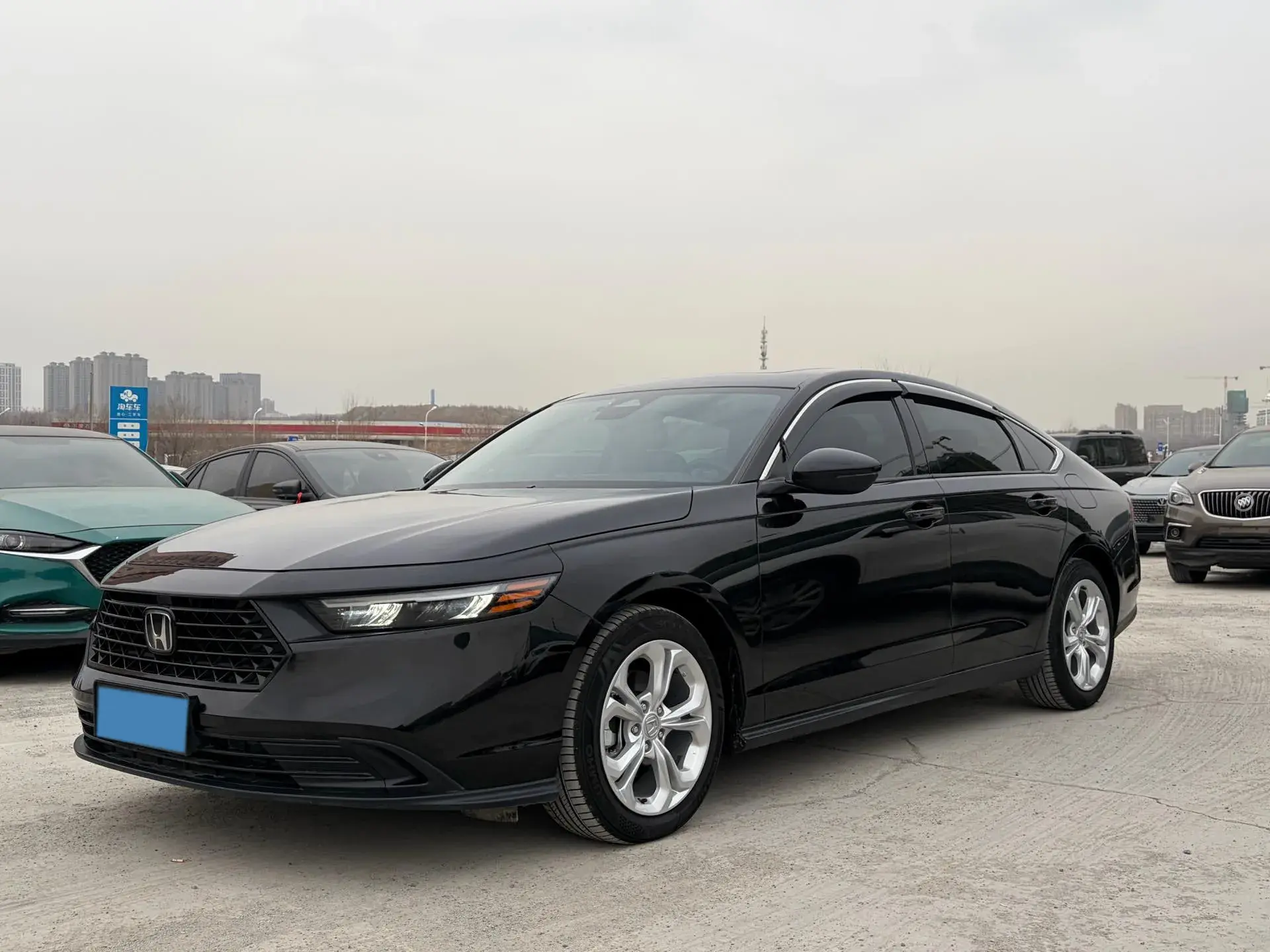 2023 HONDA ACCORD view 1