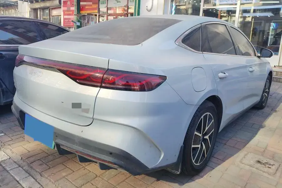 2025 BYD QINL thumbnail 2