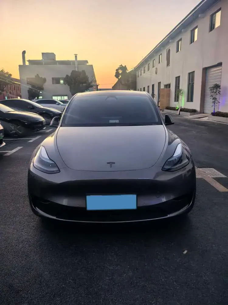 2022 TESLA MODEL thumbnail 2