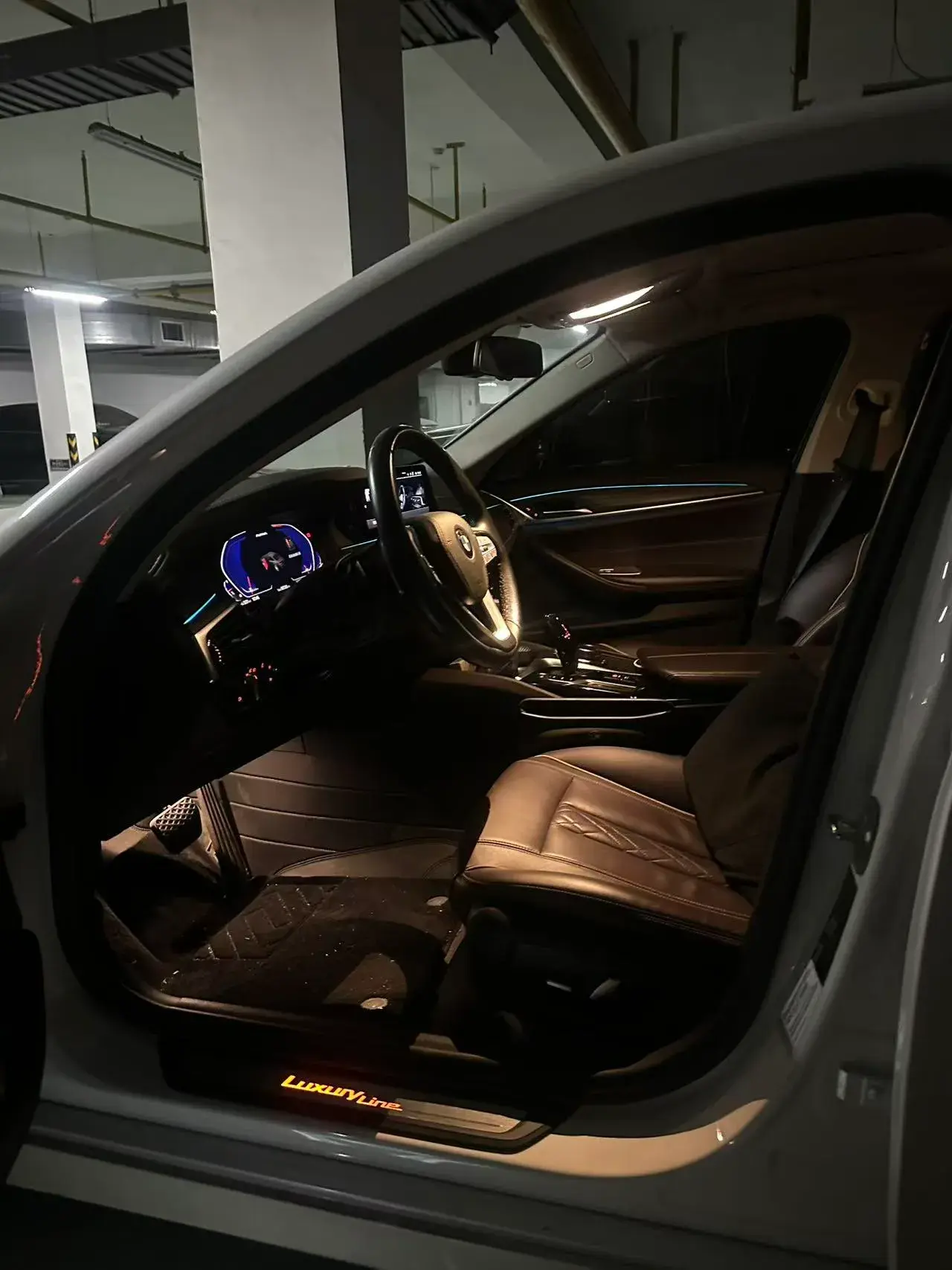 2020 BMW 5 thumbnail 3