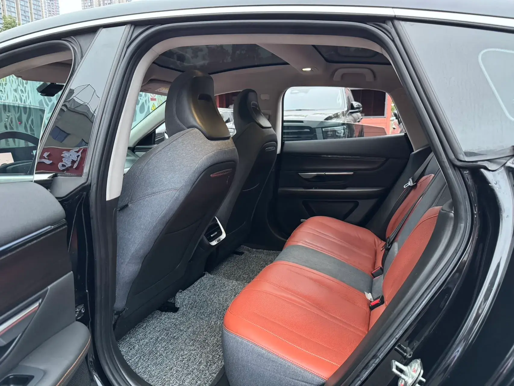 2020 XPENG P7 thumbnail 3