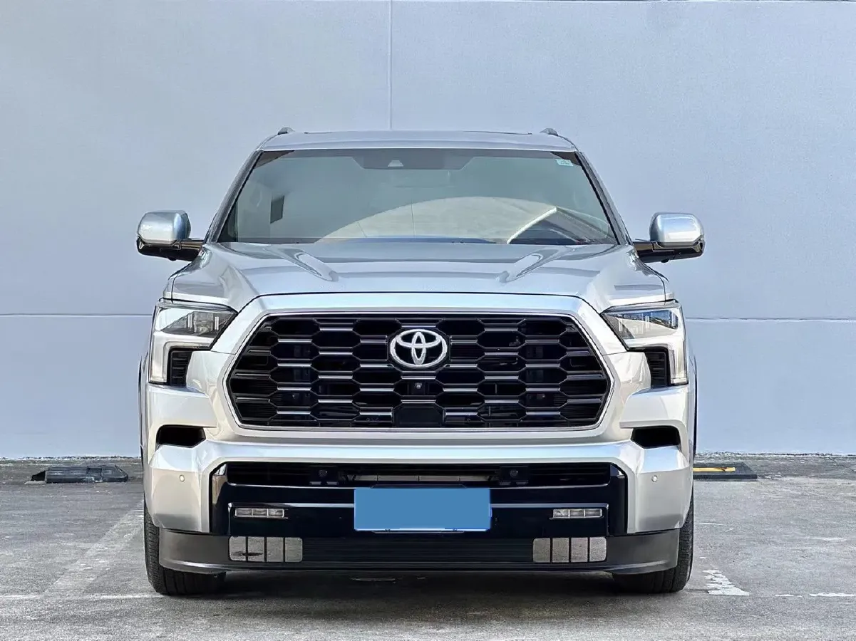 2023 HongQi H5 1.8T 197HP L4 8AT,autocango,china used car exporter,china ev exporter,chinese used car exporter,chinese used ev exporter