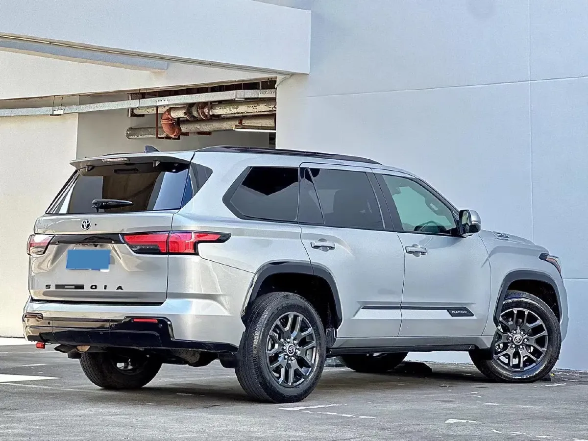 2023 HongQi H5 1.8T 197HP L4 8AT,autocango,china used car exporter,china ev exporter,chinese used car exporter,chinese used ev exporter