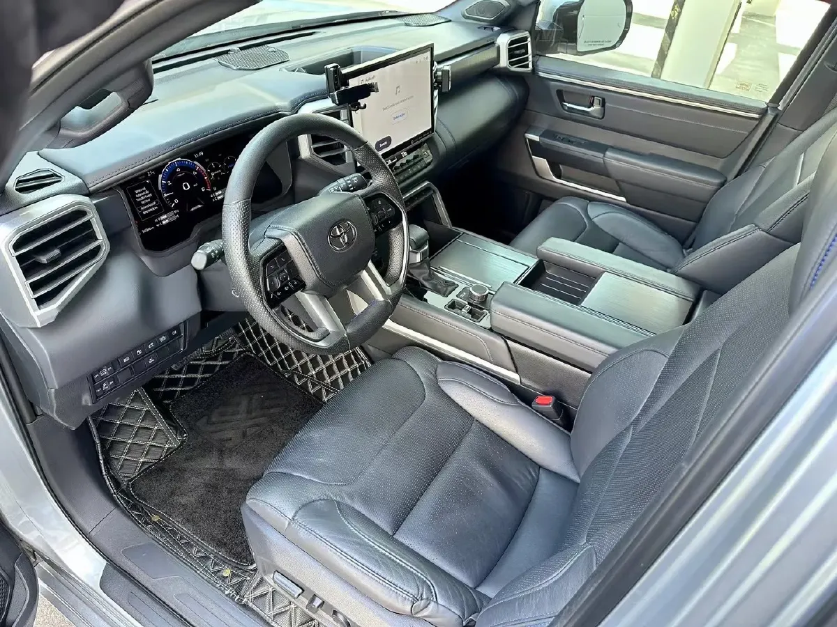 2023 HongQi H5 1.8T 197HP L4 8AT,autocango,china used car exporter,china ev exporter,chinese used car exporter,chinese used ev exporter