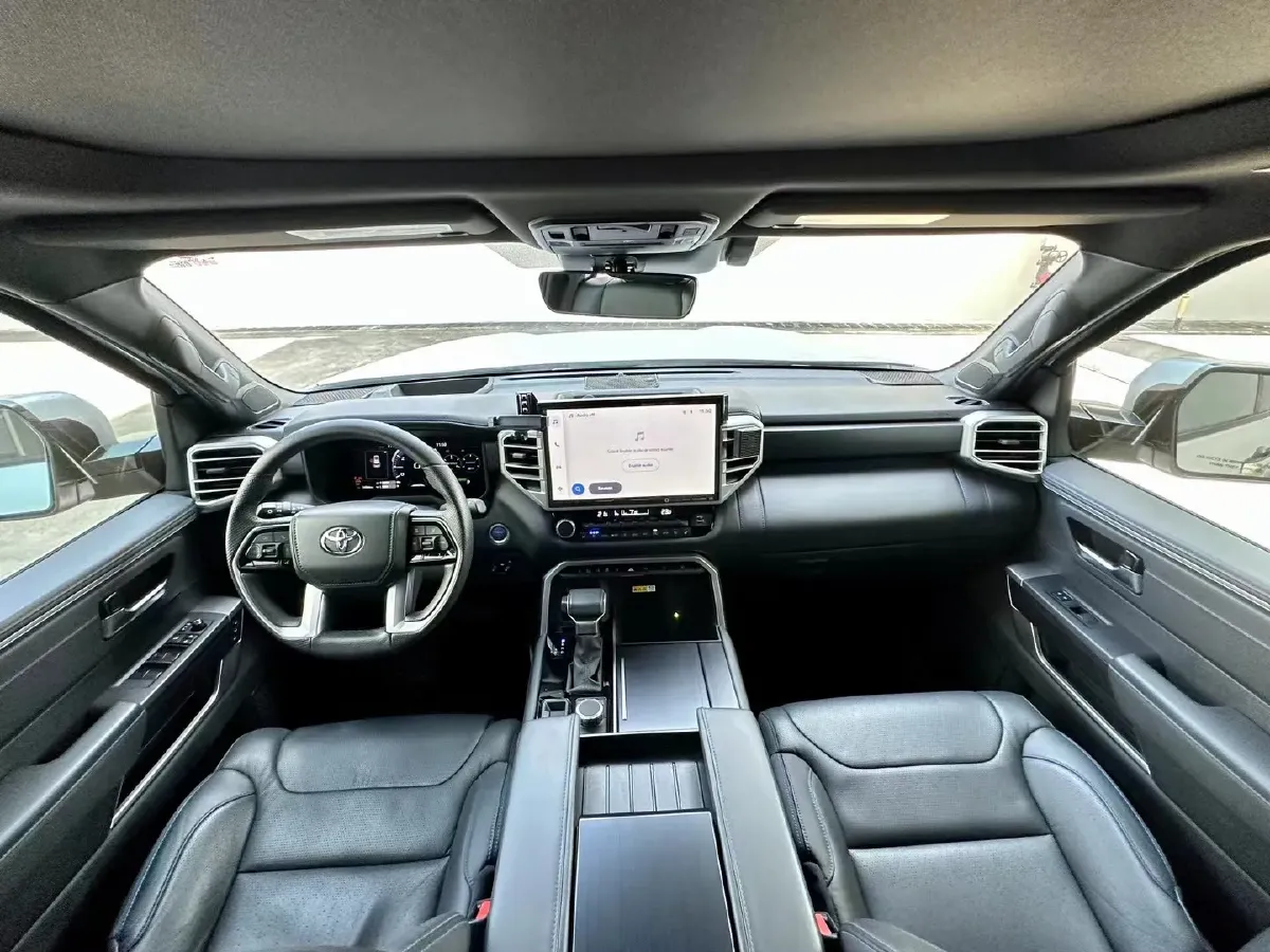 2023 HongQi H5 1.8T 197HP L4 8AT,autocango,china used car exporter,china ev exporter,chinese used car exporter,chinese used ev exporter