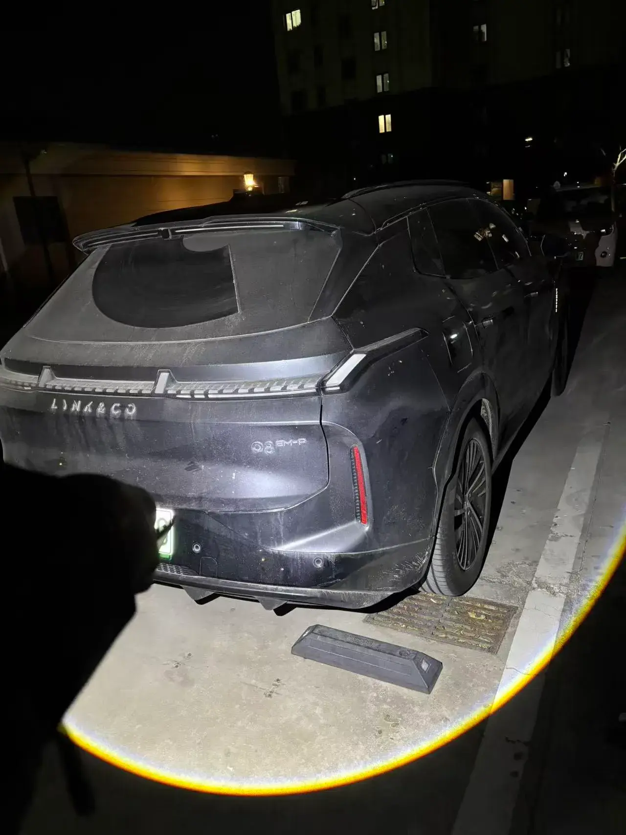 2023 LYNK&CO 08 thumbnail 4