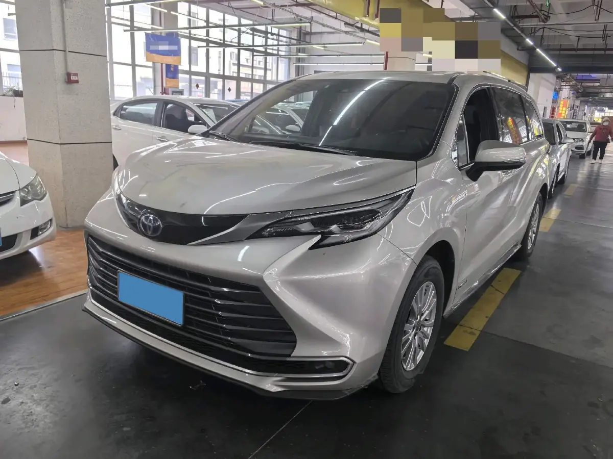 2021 Toyota Sienna 2.5L 192HP L4 E-CVT Hybrid