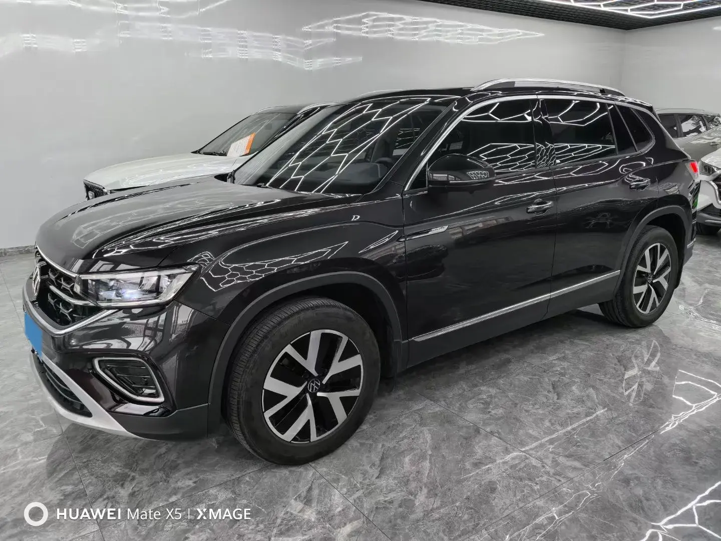 2023 VOLKSWAGEN TAYRON view 1