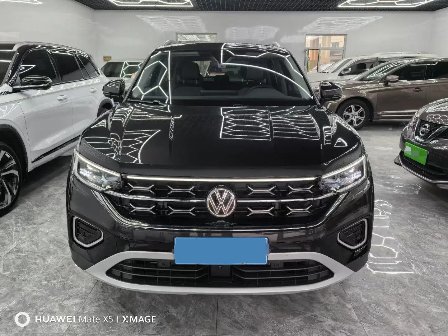 2023 VOLKSWAGEN TAYRON thumbnail 3