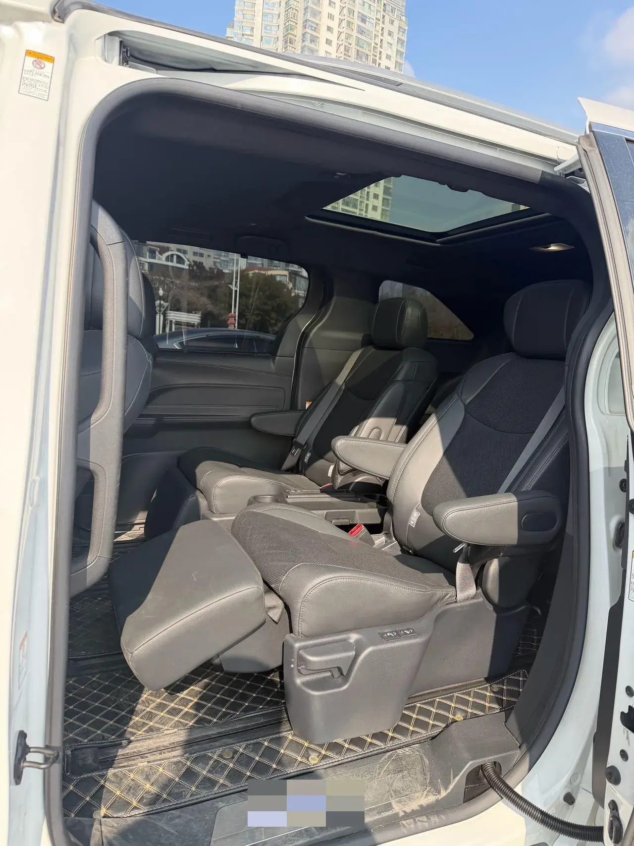 2021 TOYOTA SIENNA thumbnail 4