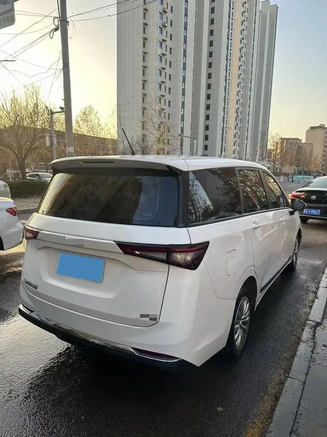 2022 WuLing JiaChen 1.5L 99HP L4 6MT,autocango,china used car exporter,china ev exporter,chinese used car exporter,chinese used ev exporter