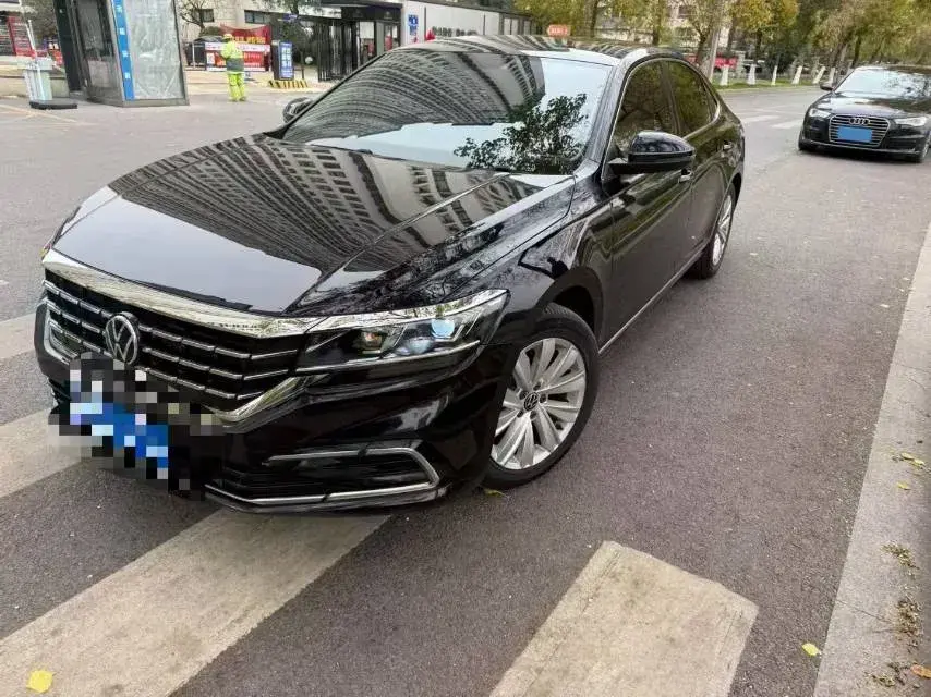 2021 VOLKSWAGEN PASSAT view 1