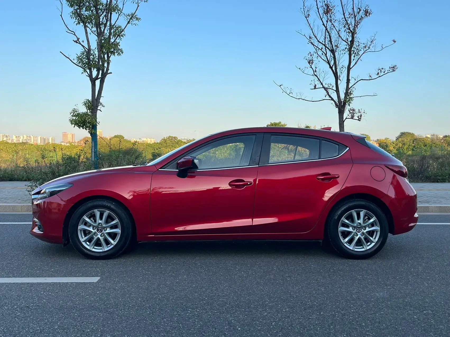 2017 MAZDA 3 thumbnail 3