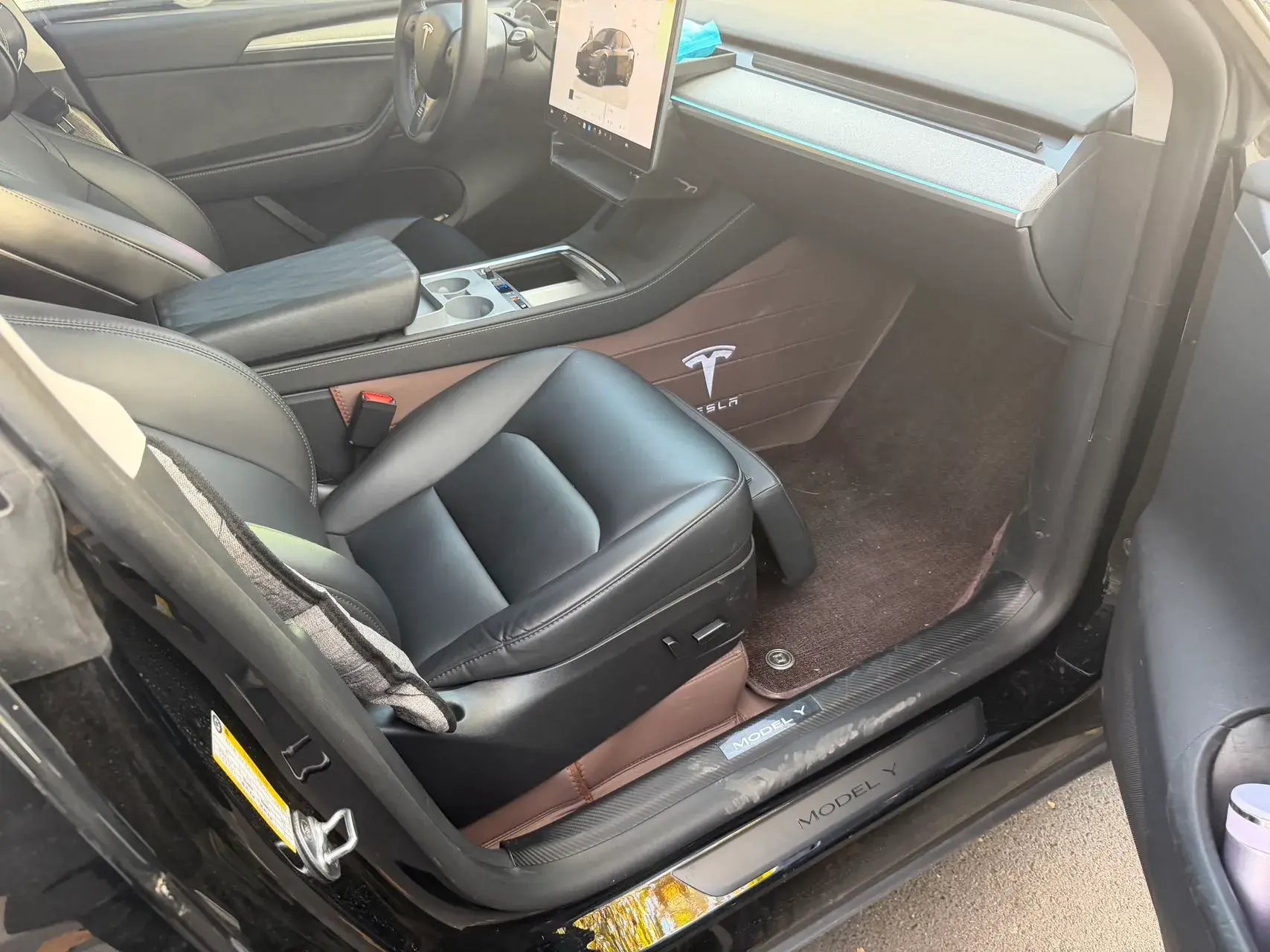 2023 TESLA MODEL thumbnail 4