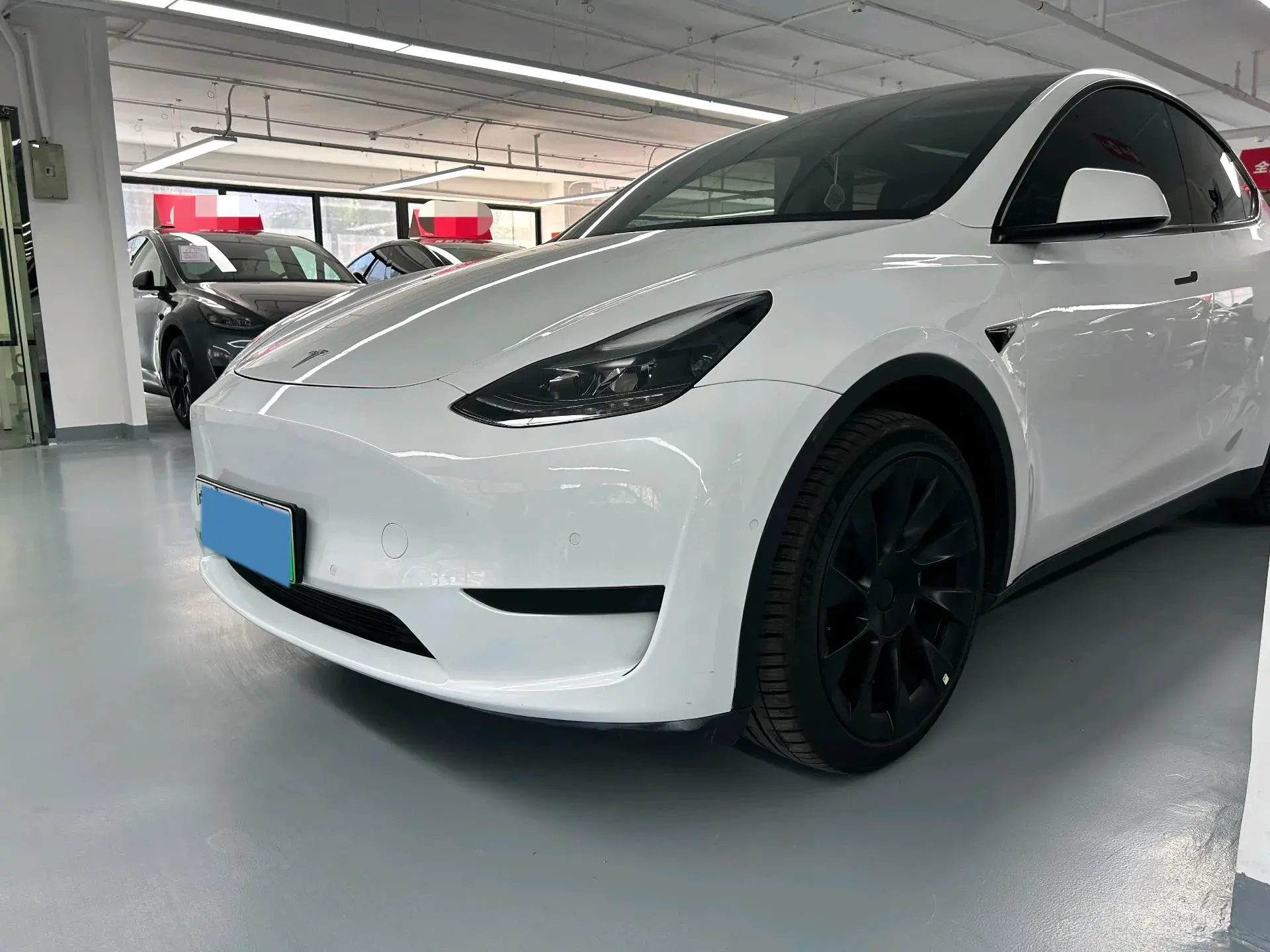 2022 TESLA MODEL view 1
