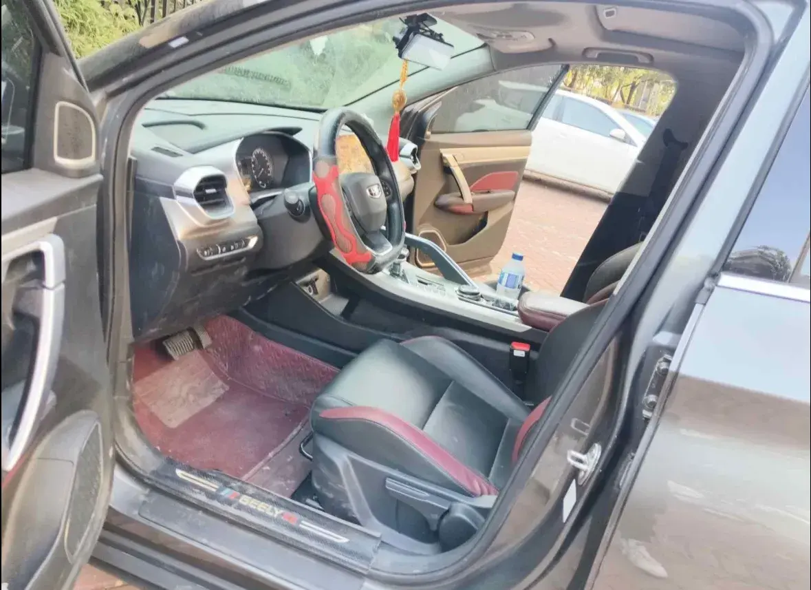 2021 GEELY COOLRAY thumbnail 2