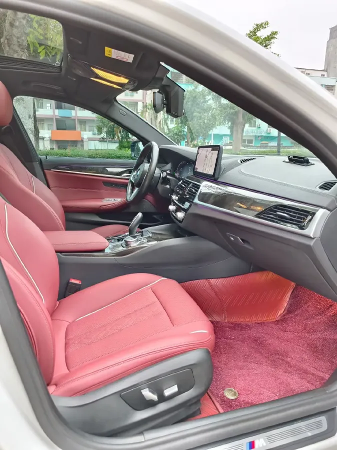 2022 BMW 5 Series 2.0T 184HP L4 8AT,autocango,china used car exporter,china ev exporter,chinese used car exporter,chinese used ev exporter