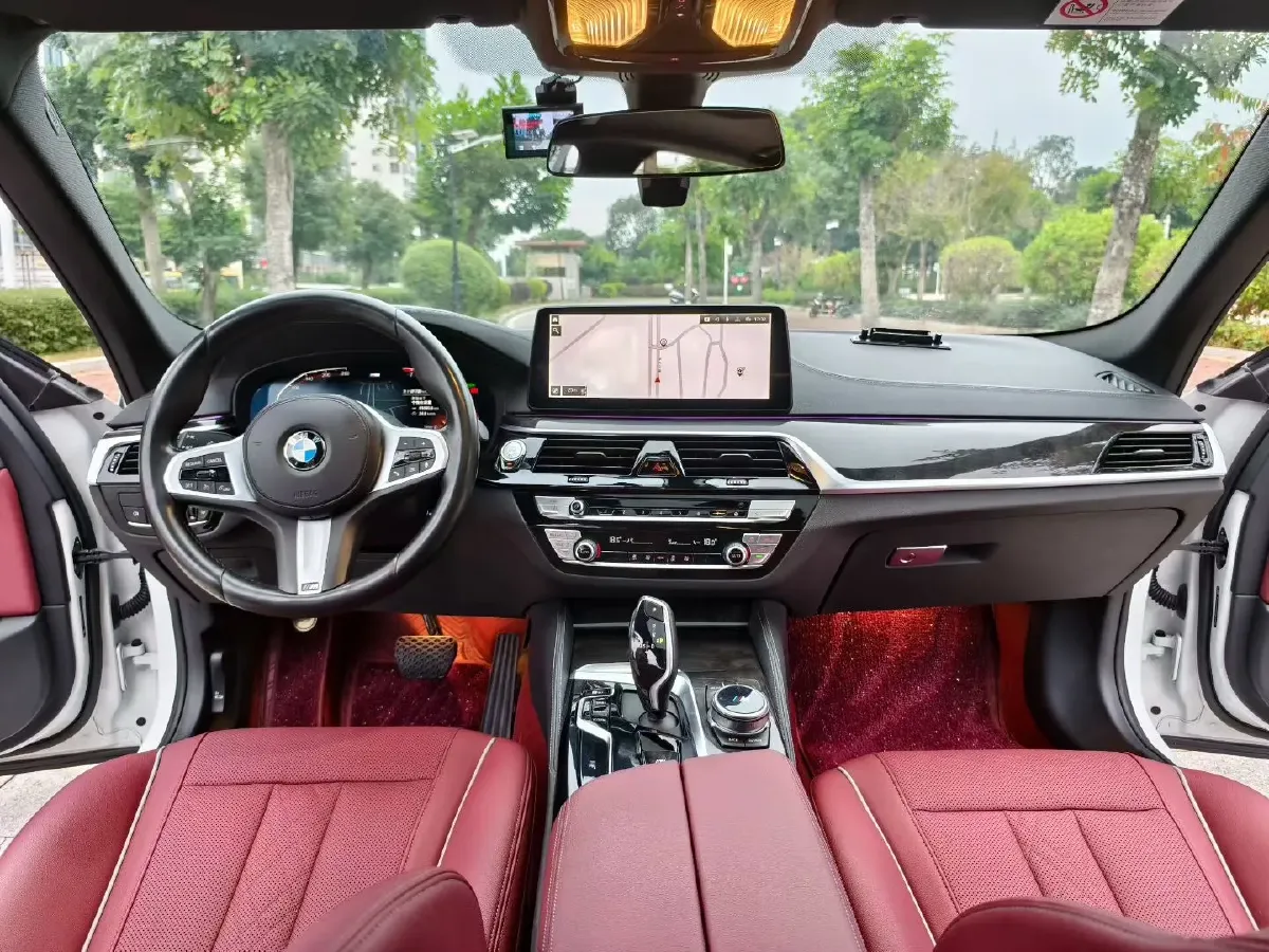 2022 BMW 5 Series 2.0T 184HP L4 8AT,autocango,china used car exporter,china ev exporter,chinese used car exporter,chinese used ev exporter