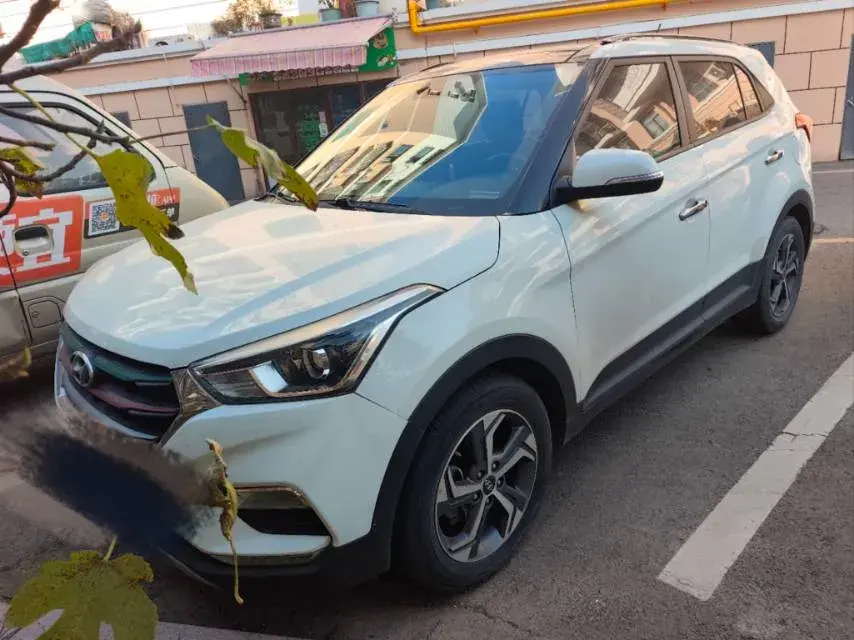 2017 HYUNDAI IX25 view 1