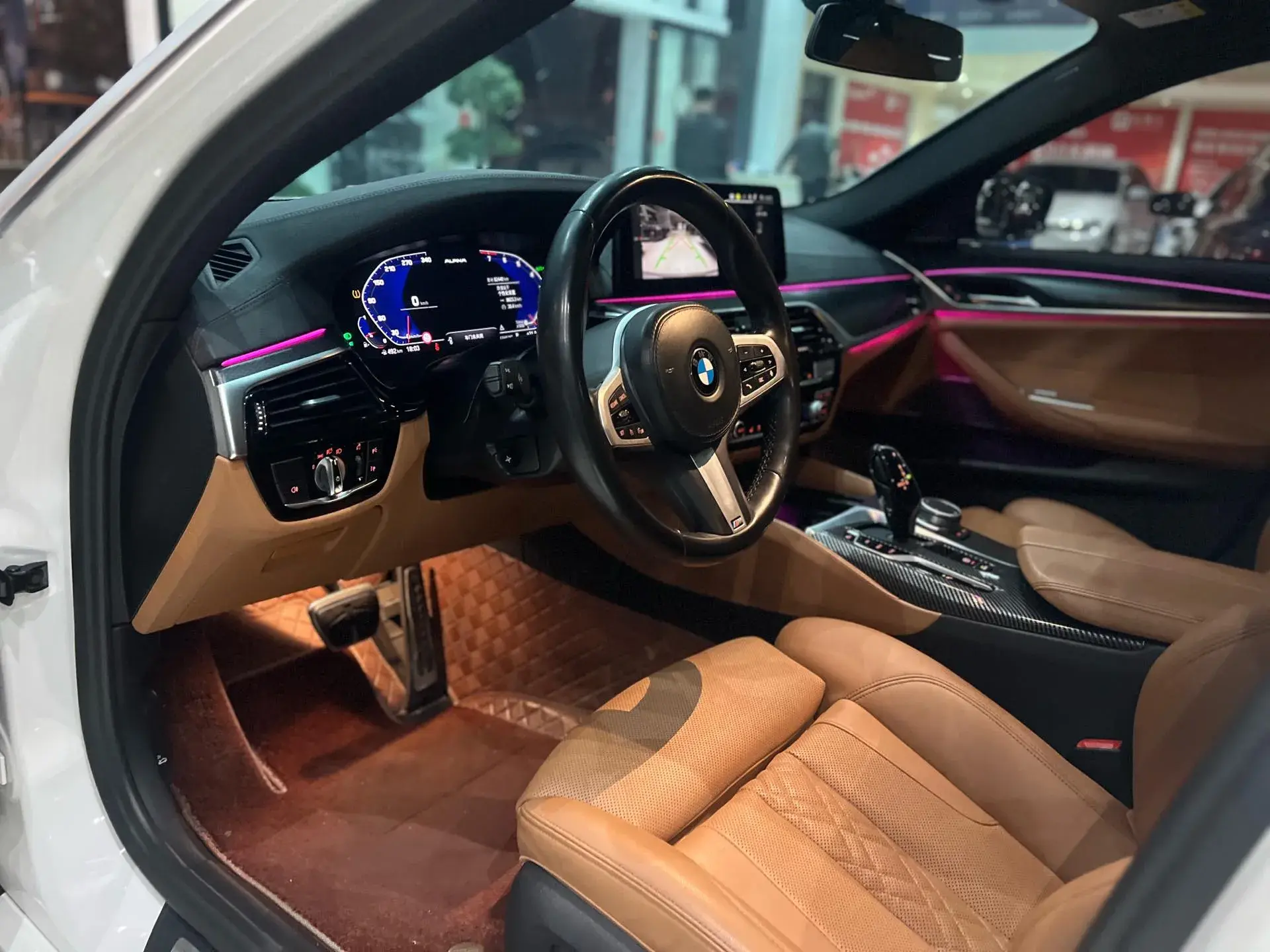 2021 BMW 5 thumbnail 4