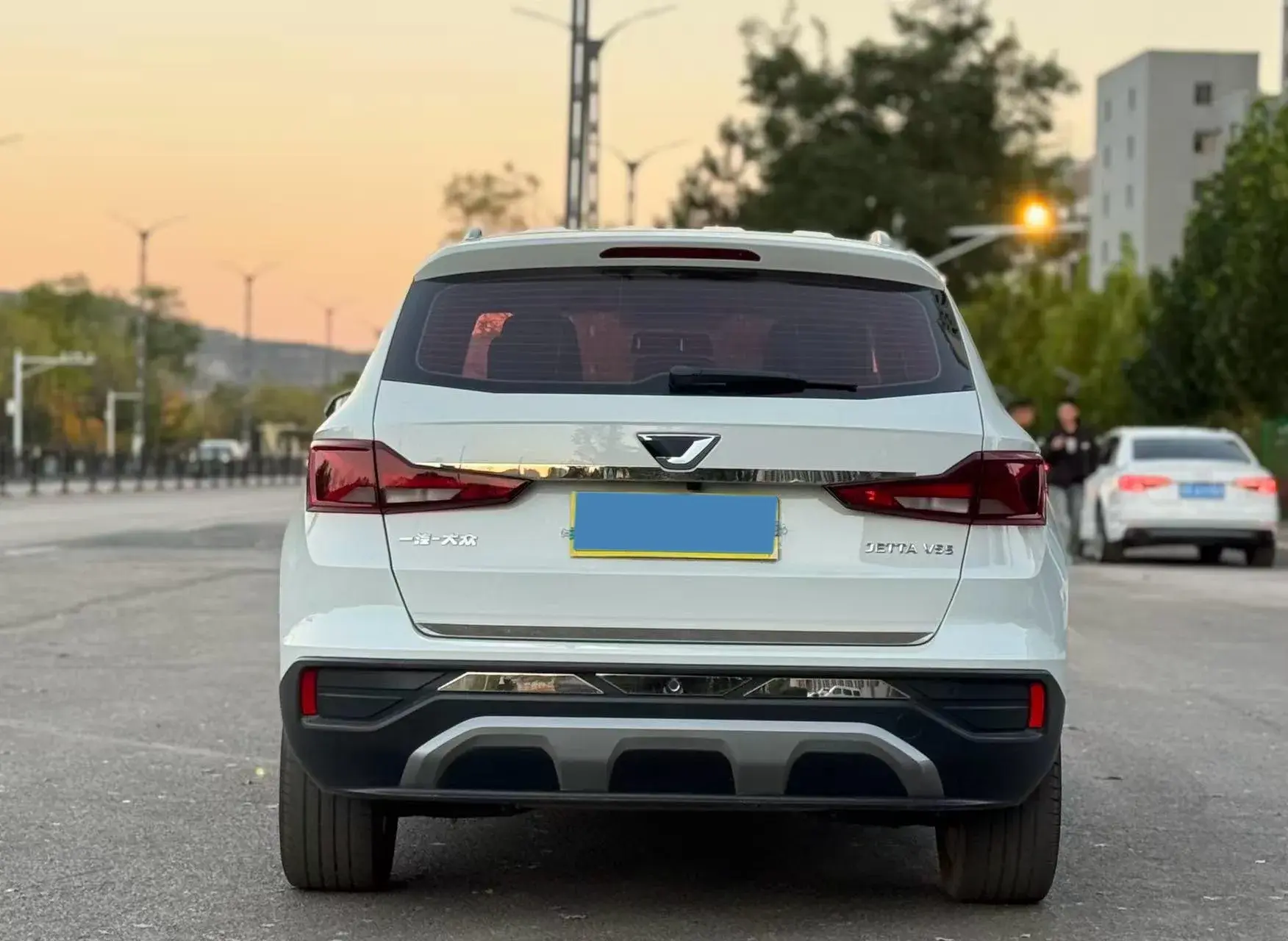 2023 JETTA VS5 thumbnail 4