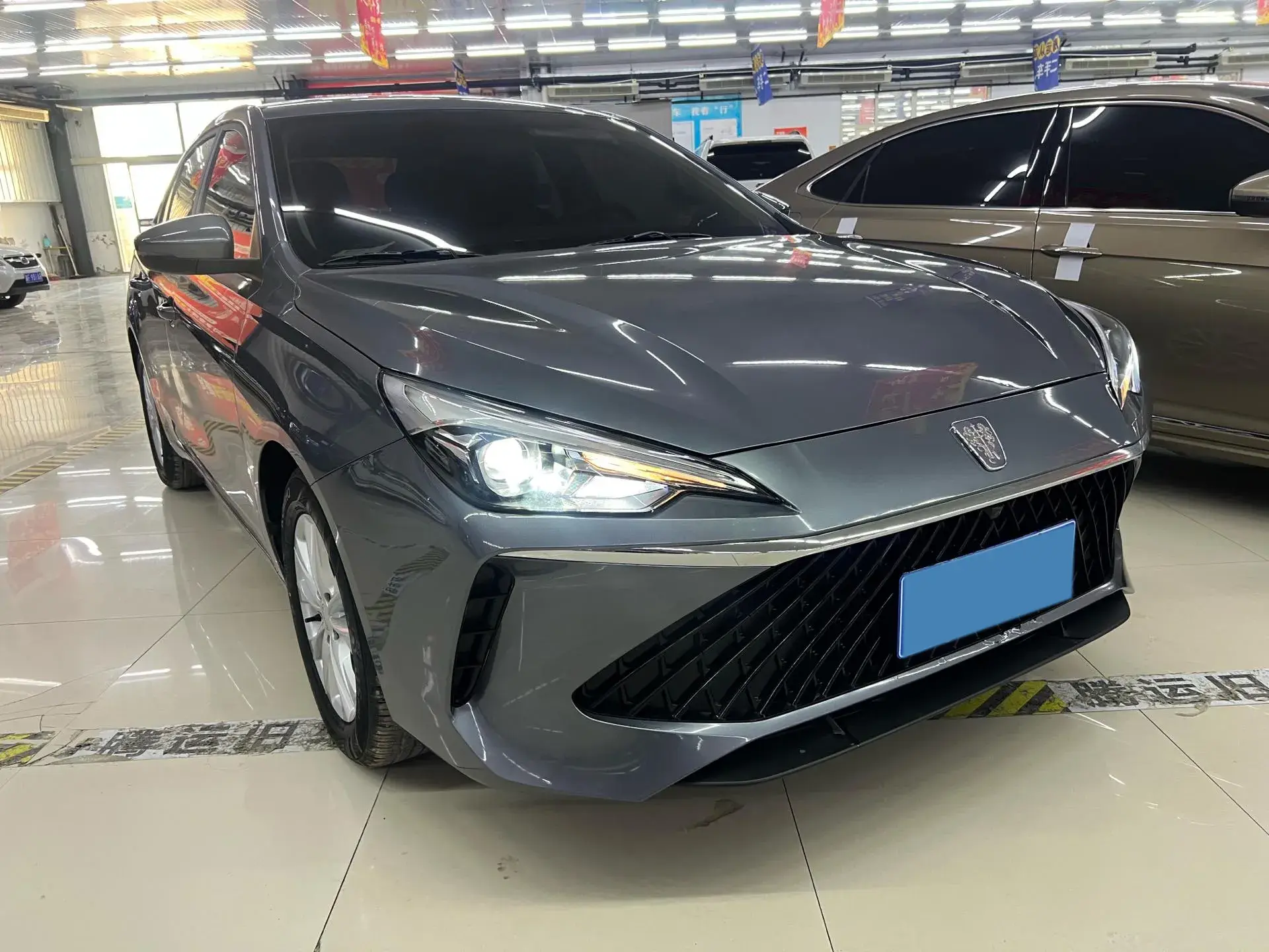 2023 ROEWE I5 thumbnail 2