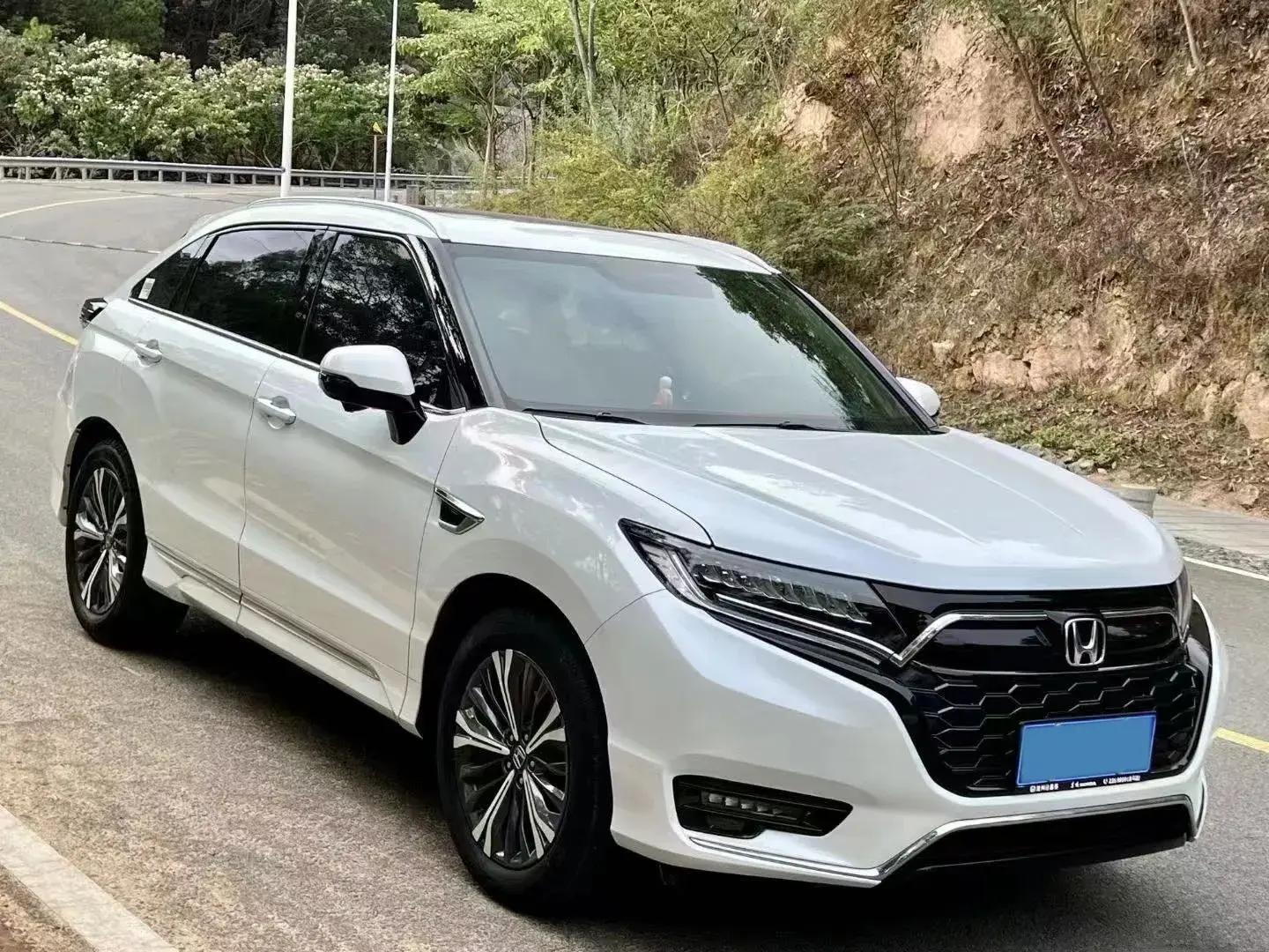 2020 HONDA UR-V thumbnail 3