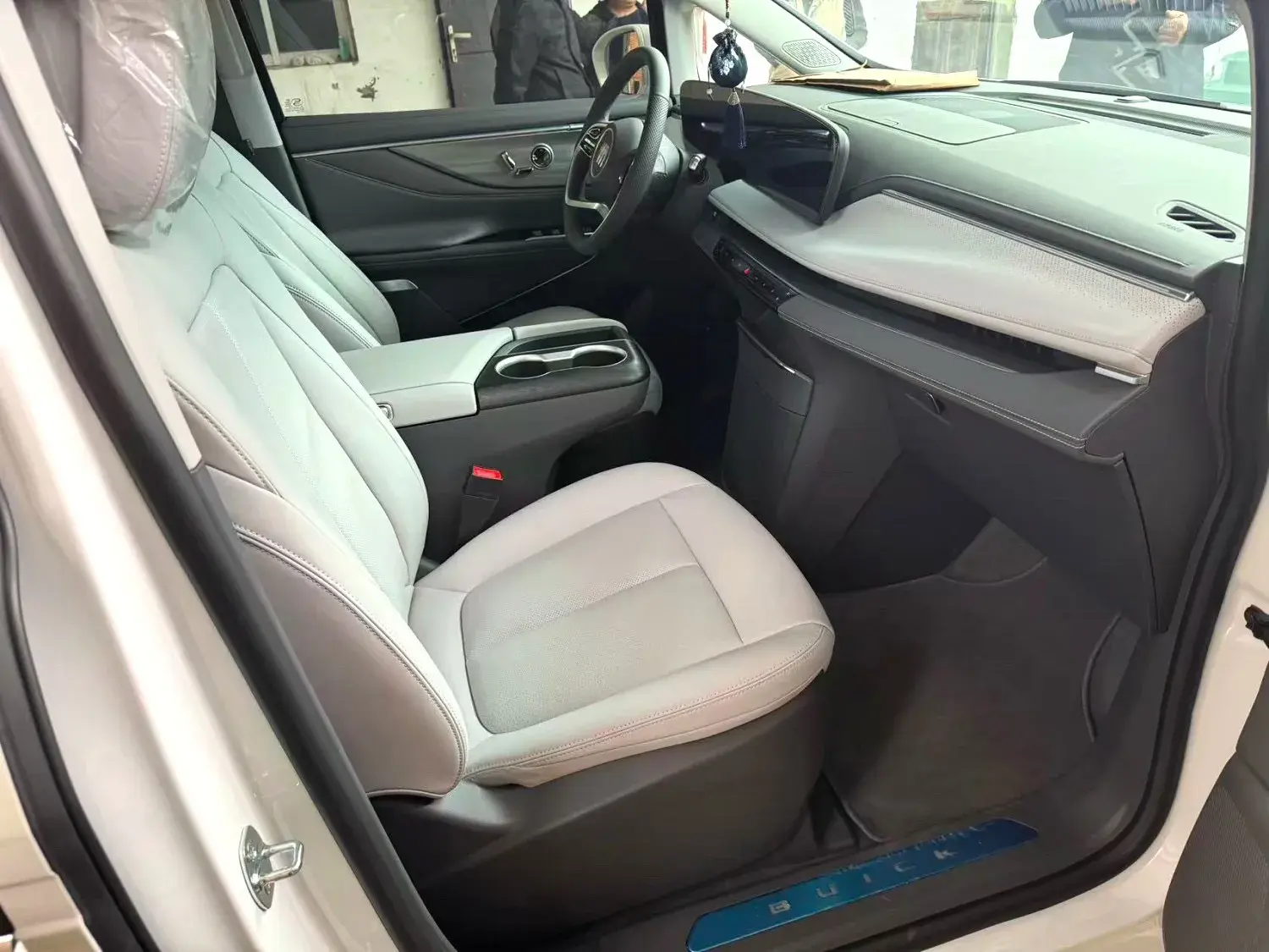 2025 BUICK GL8 thumbnail 4