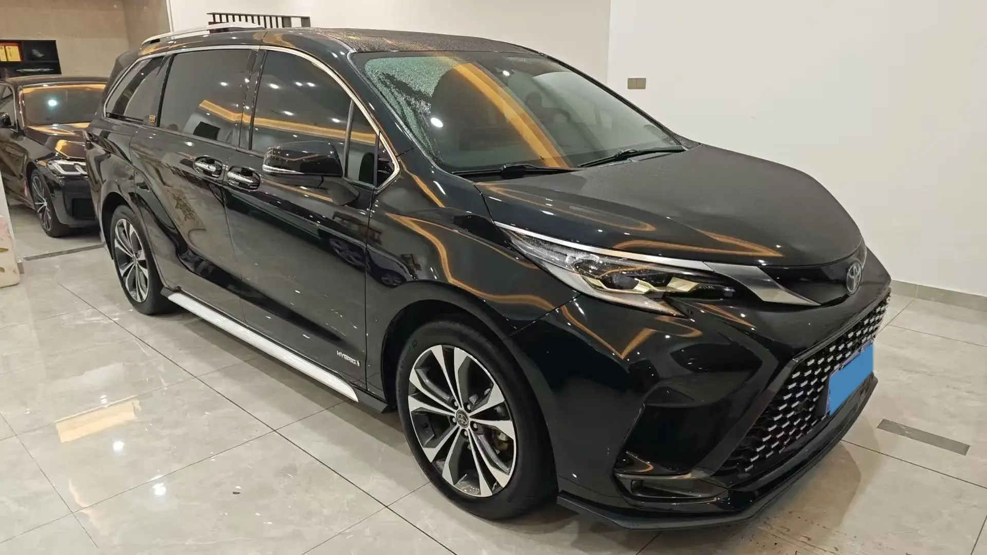 2023 TOYOTA GRANVIA thumbnail 2