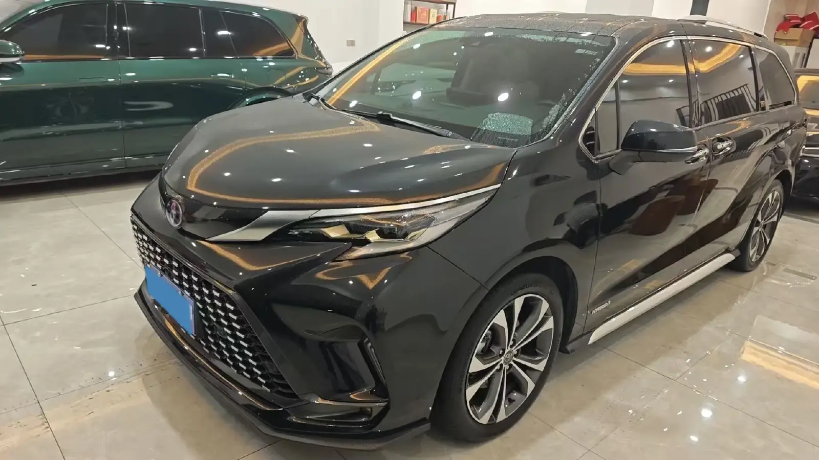 2023 Toyota Granvia 2.5L 189HP L4 E-CVT Hybrid