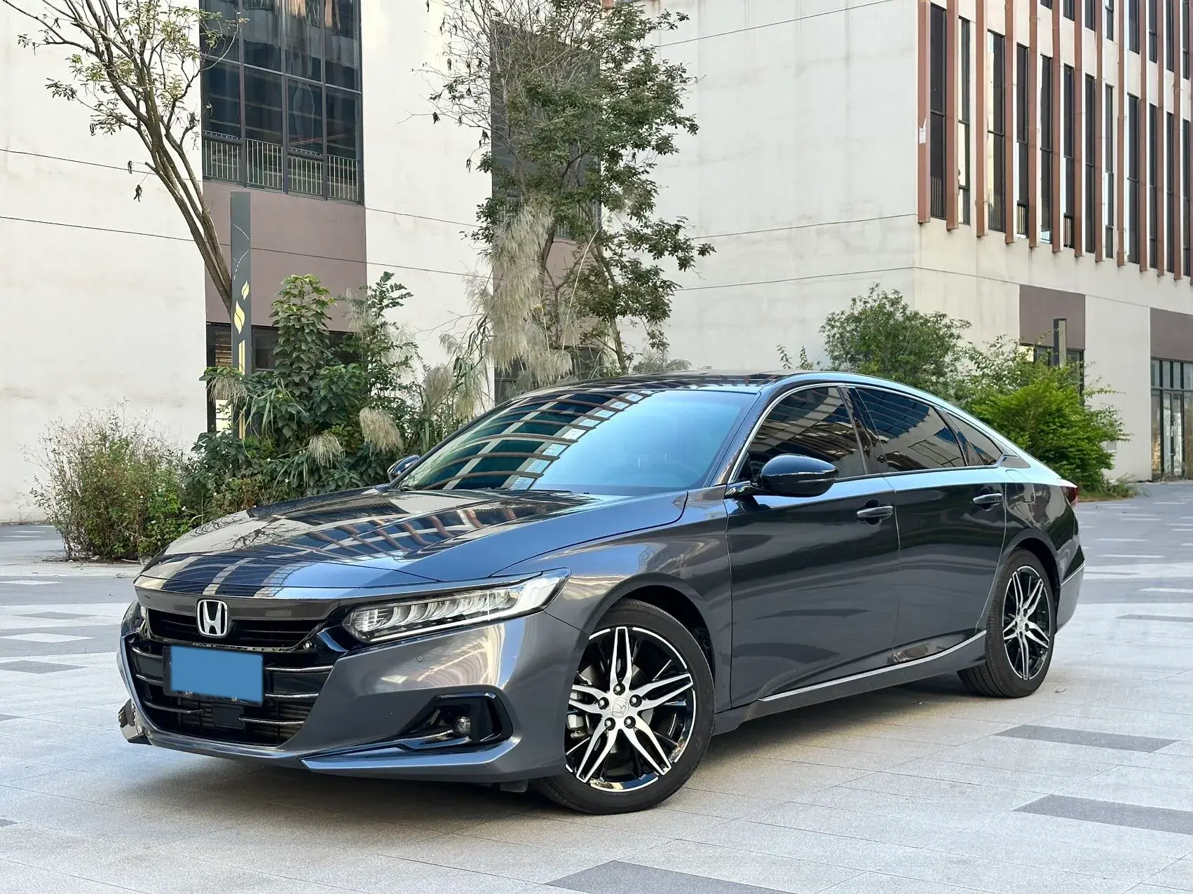 2022 HONDA ACCORD view 1