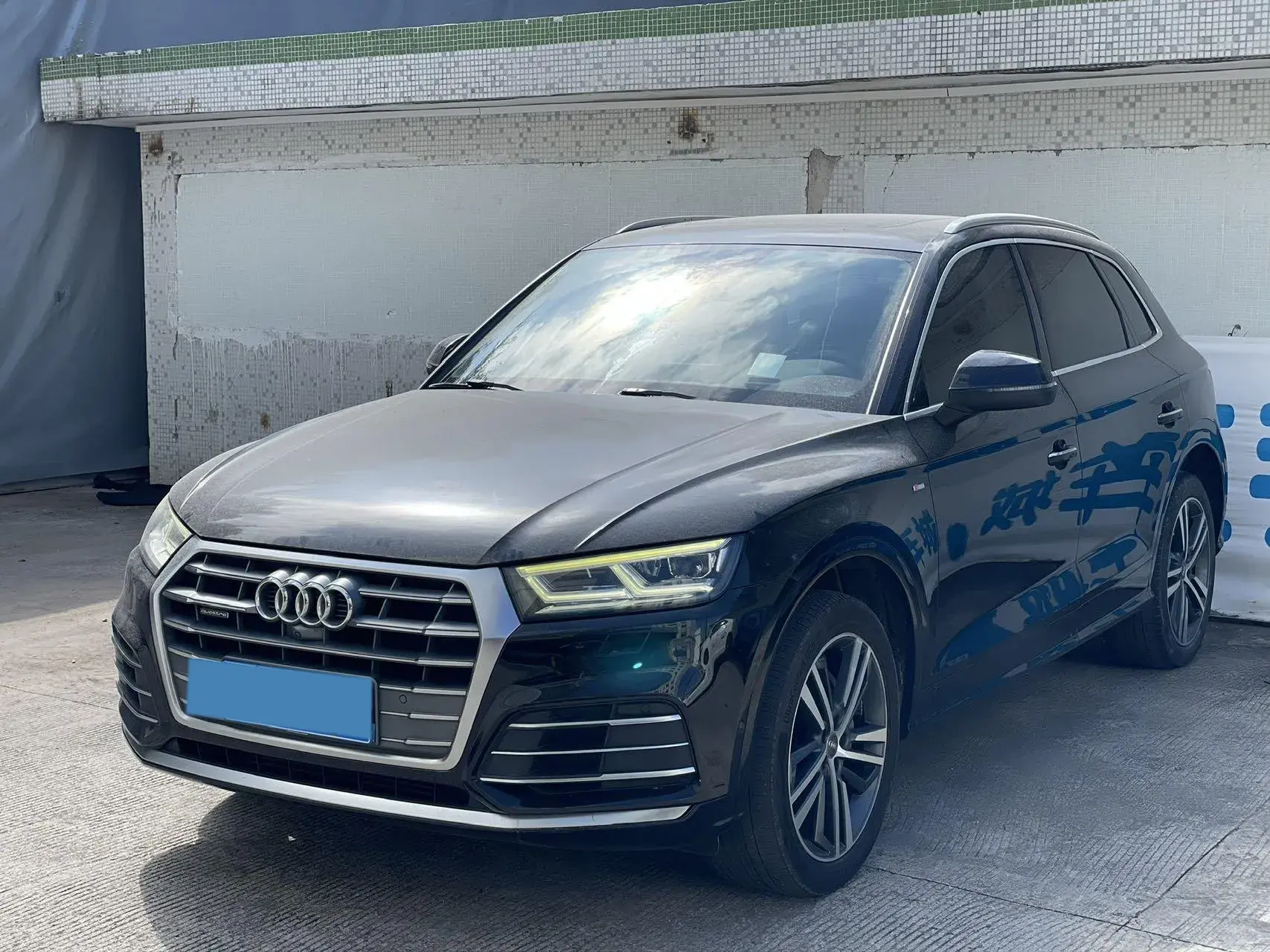 2018 AUDI Q5L view 1
