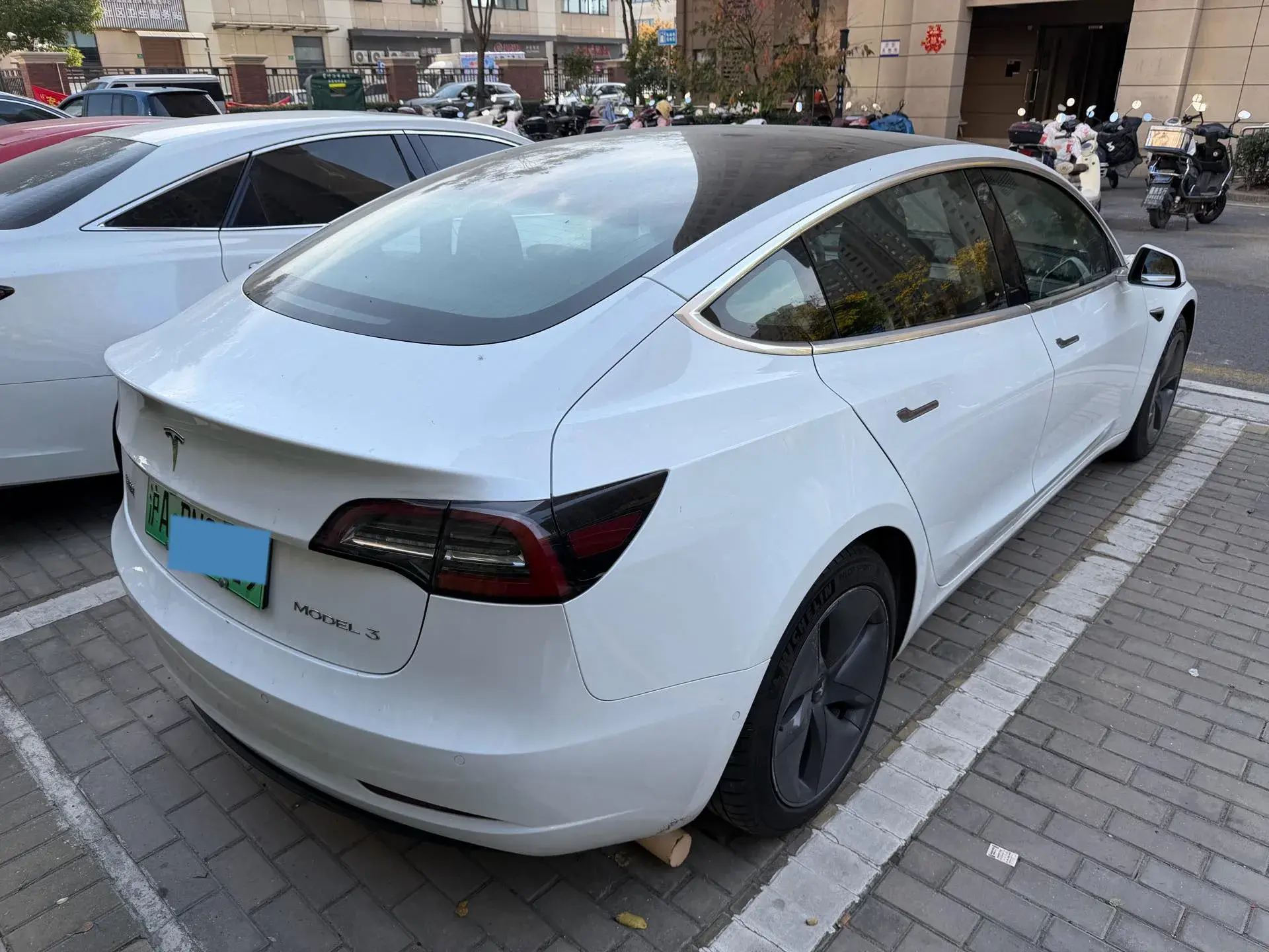 2020 TESLA MODEL thumbnail 3