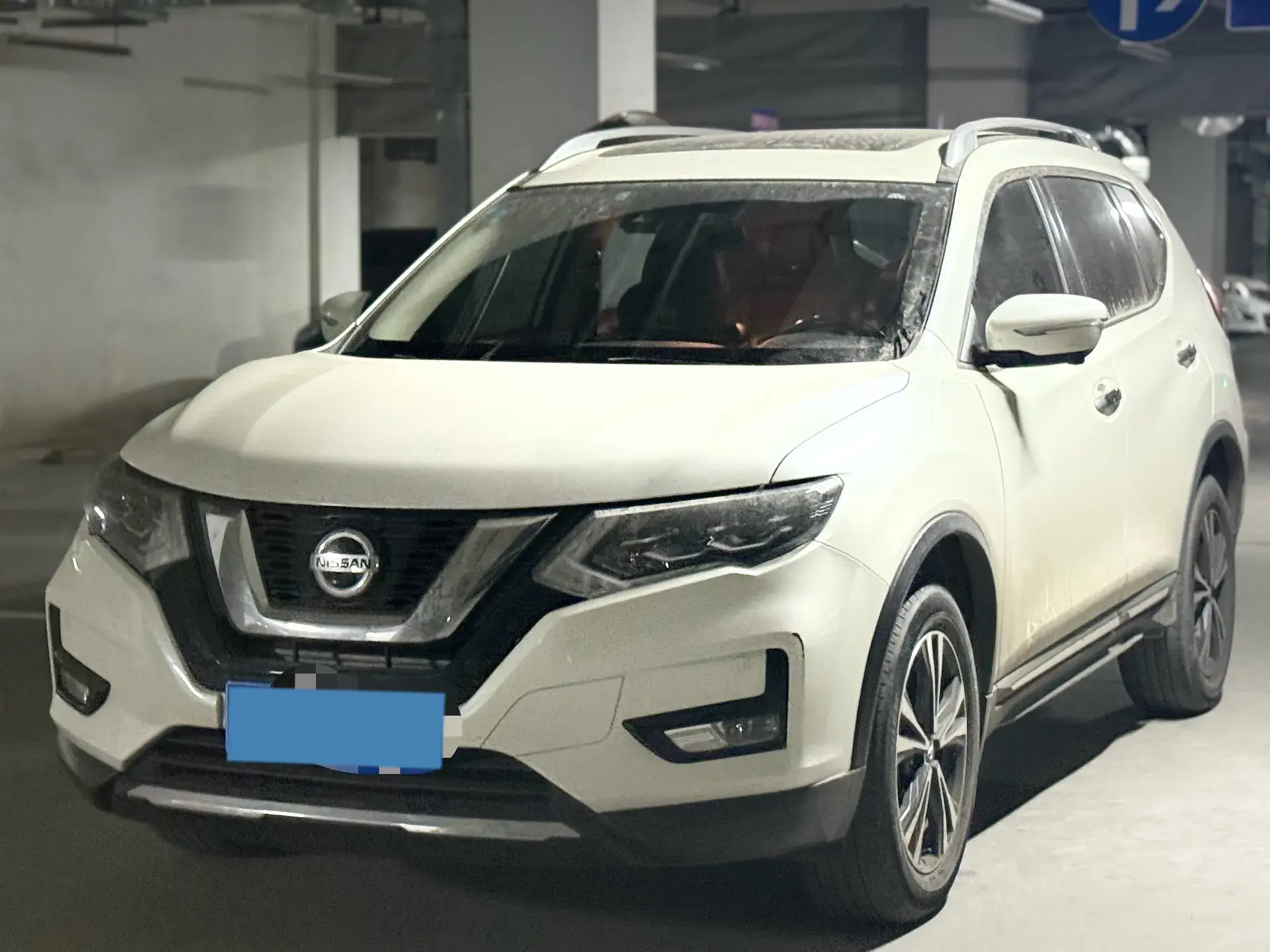 2021 NISSAN X-TRAIL view 1