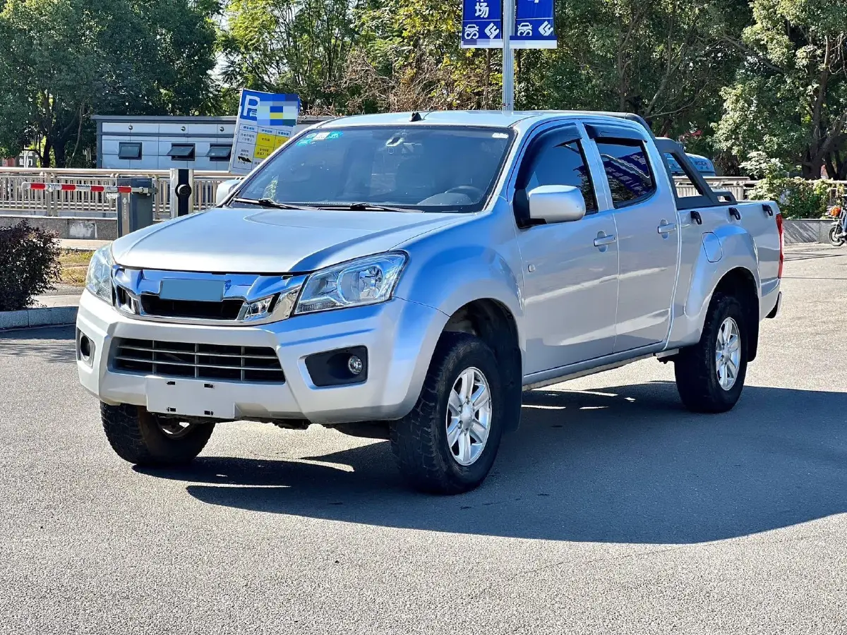 2018 Isuzu RE-MAX Jim 2.8T 116HP L4 5MT