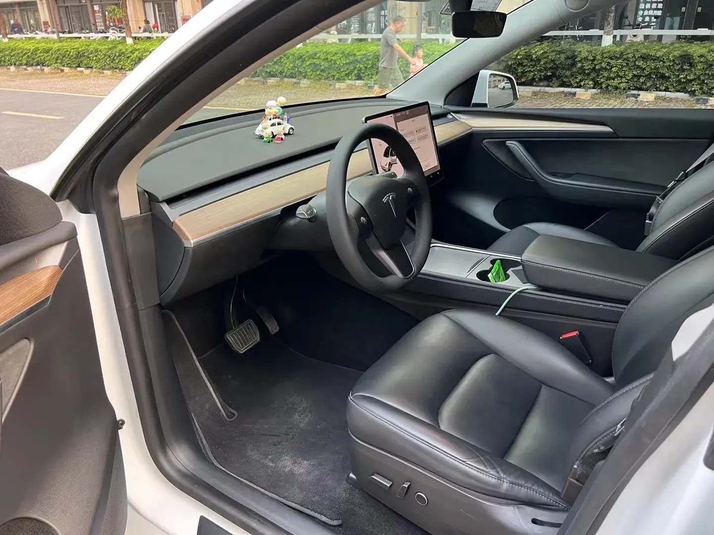 2021 TESLA MODEL thumbnail 4